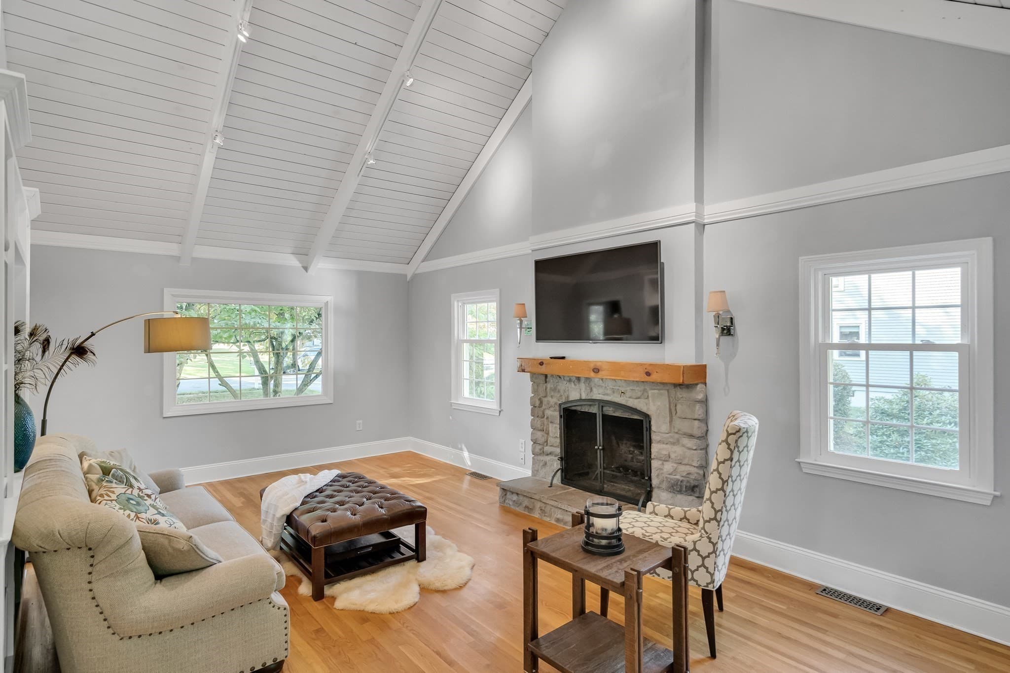 Single Family Residence at 8 Barry Dr, Framingham MA 01702, Framingham, photo 13 of 42