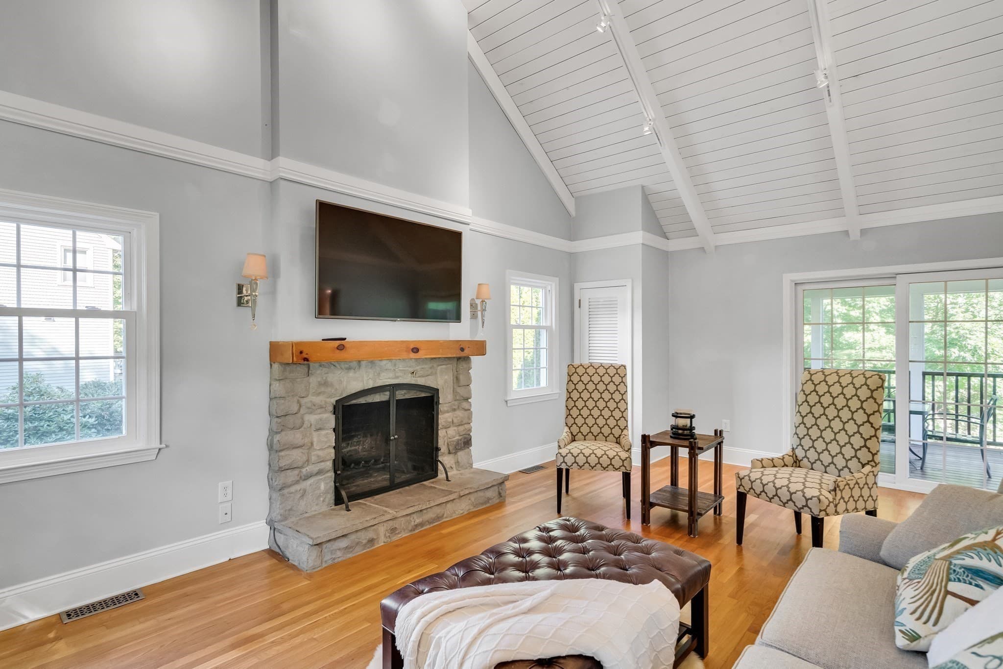 Single Family Residence at 8 Barry Dr, Framingham MA 01702, Framingham, photo 16 of 42