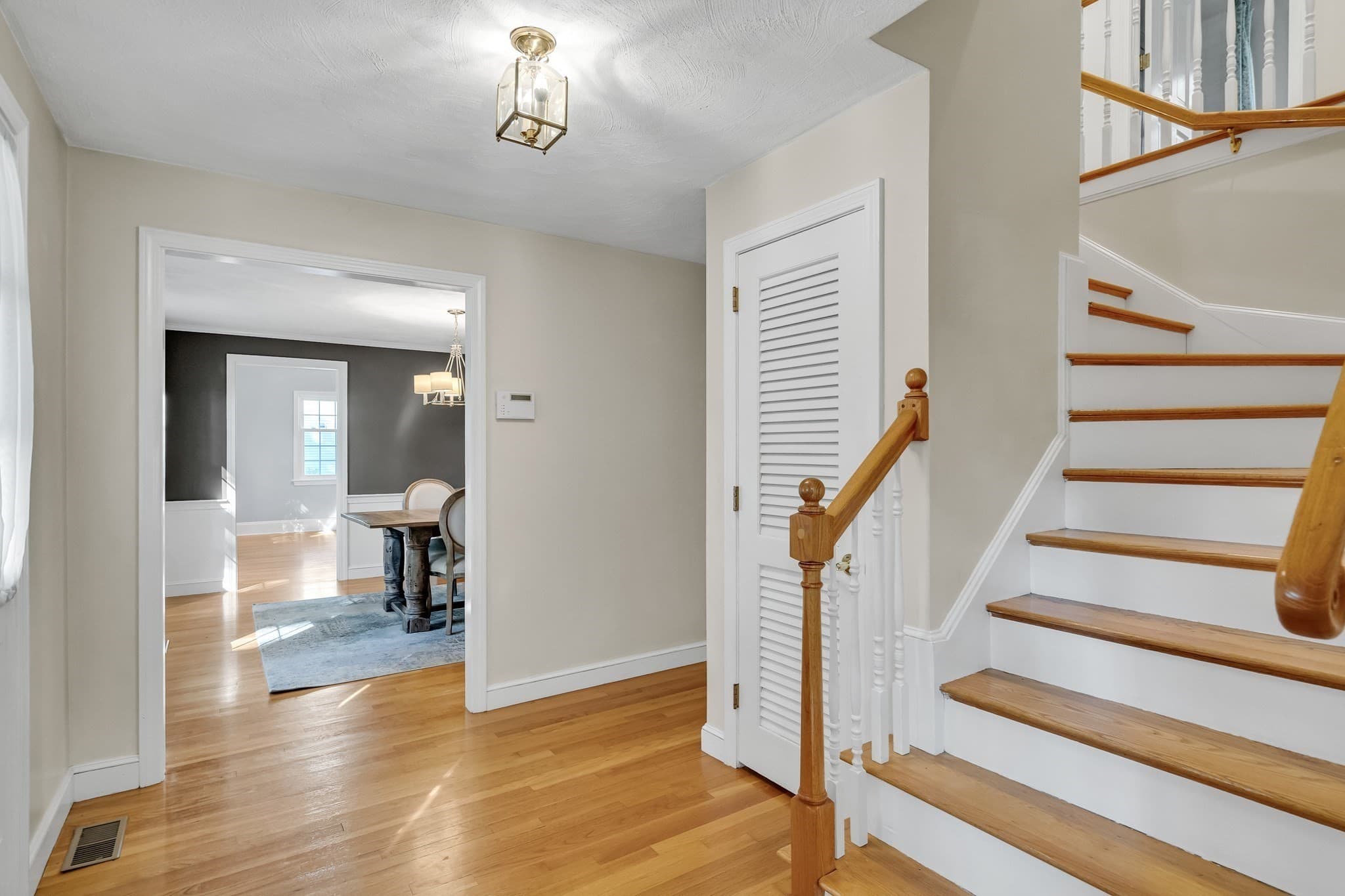 Single Family Residence at 8 Barry Dr, Framingham MA 01702, Framingham, photo 3 of 42