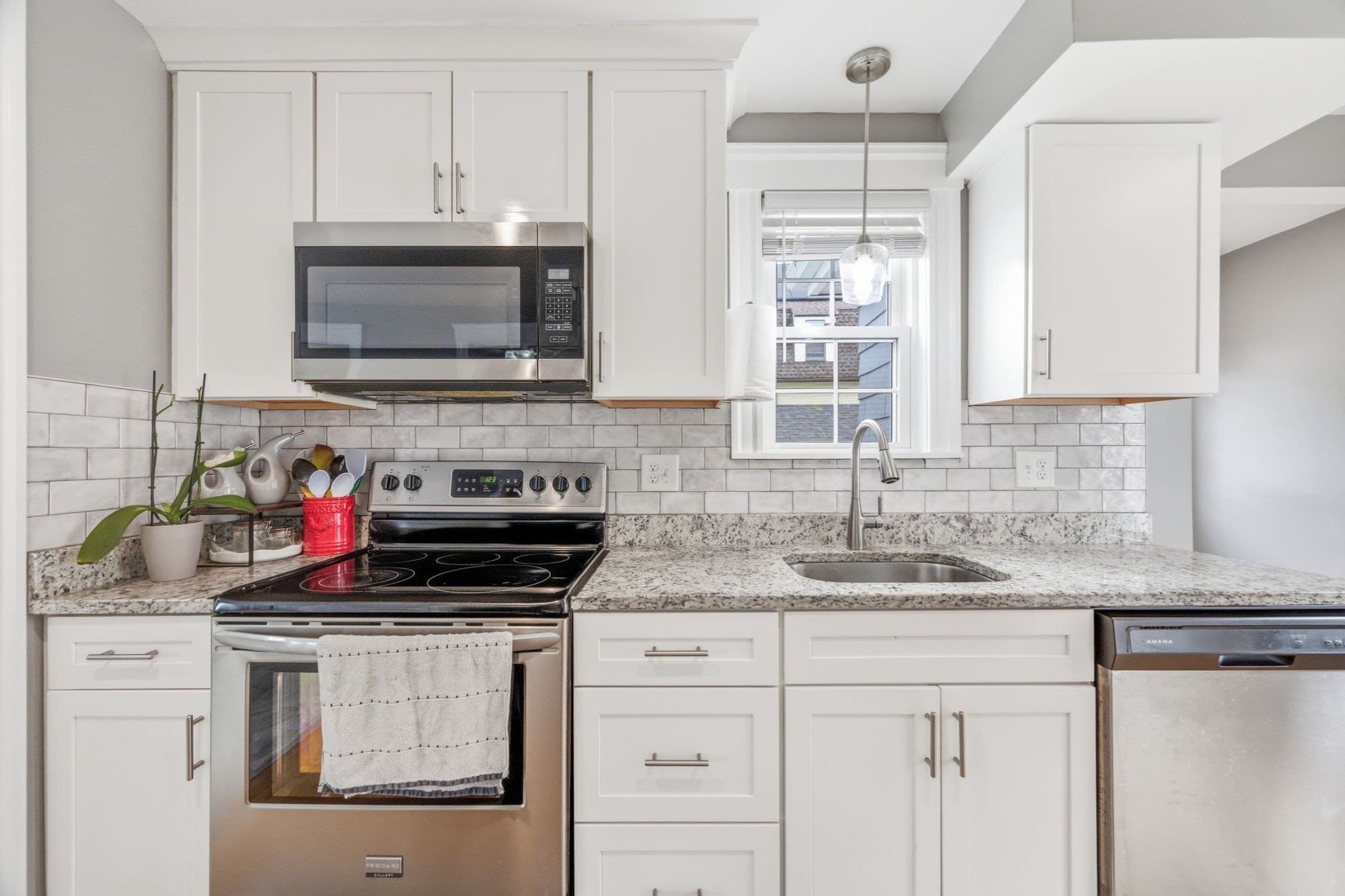 Single Family Residence at 606 Lincoln Ave, Saugus MA 01906, Saugus, photo 16 of 42