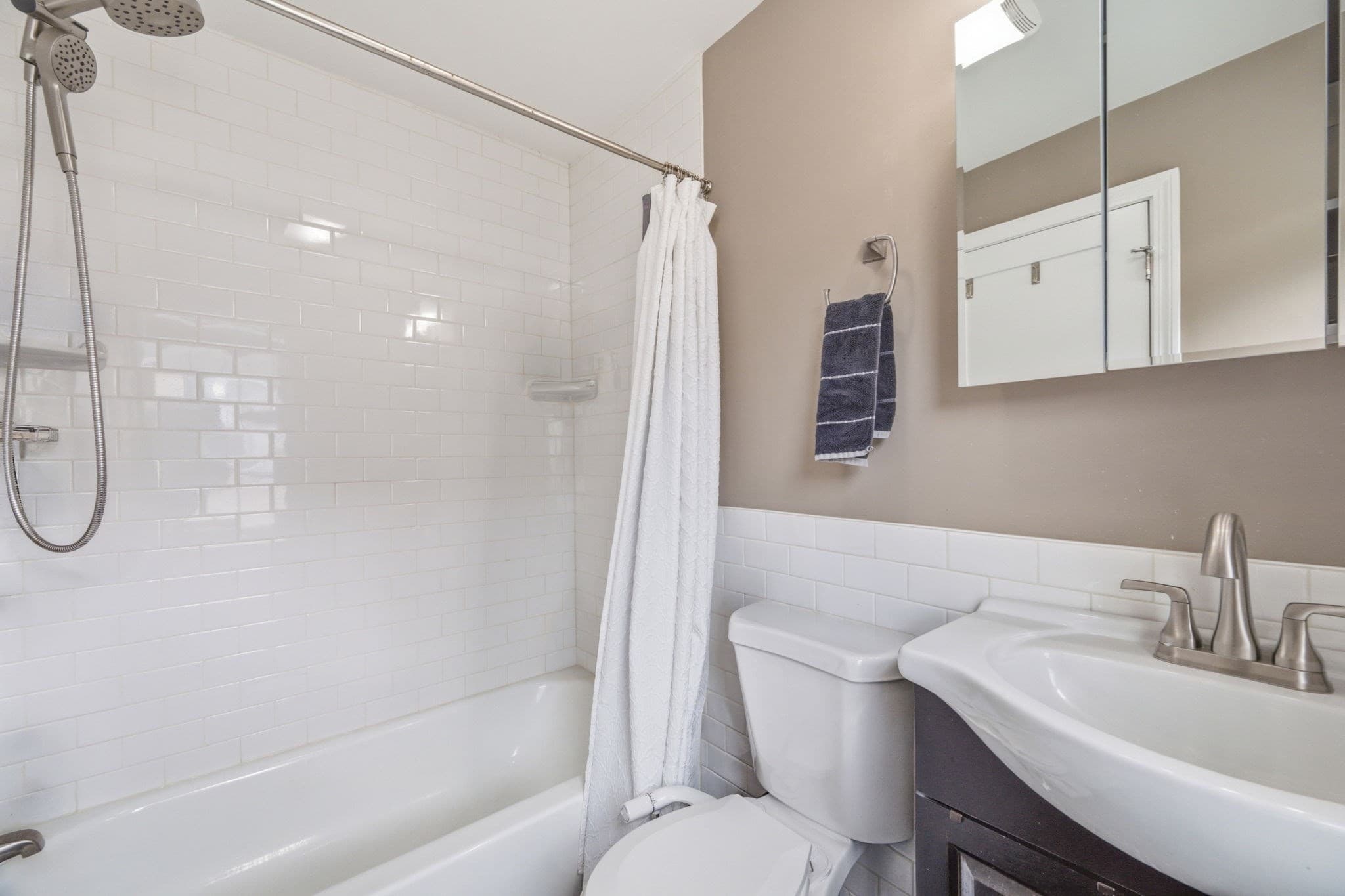Single Family Residence at 606 Lincoln Ave, Saugus MA 01906, Saugus, photo 28 of 42