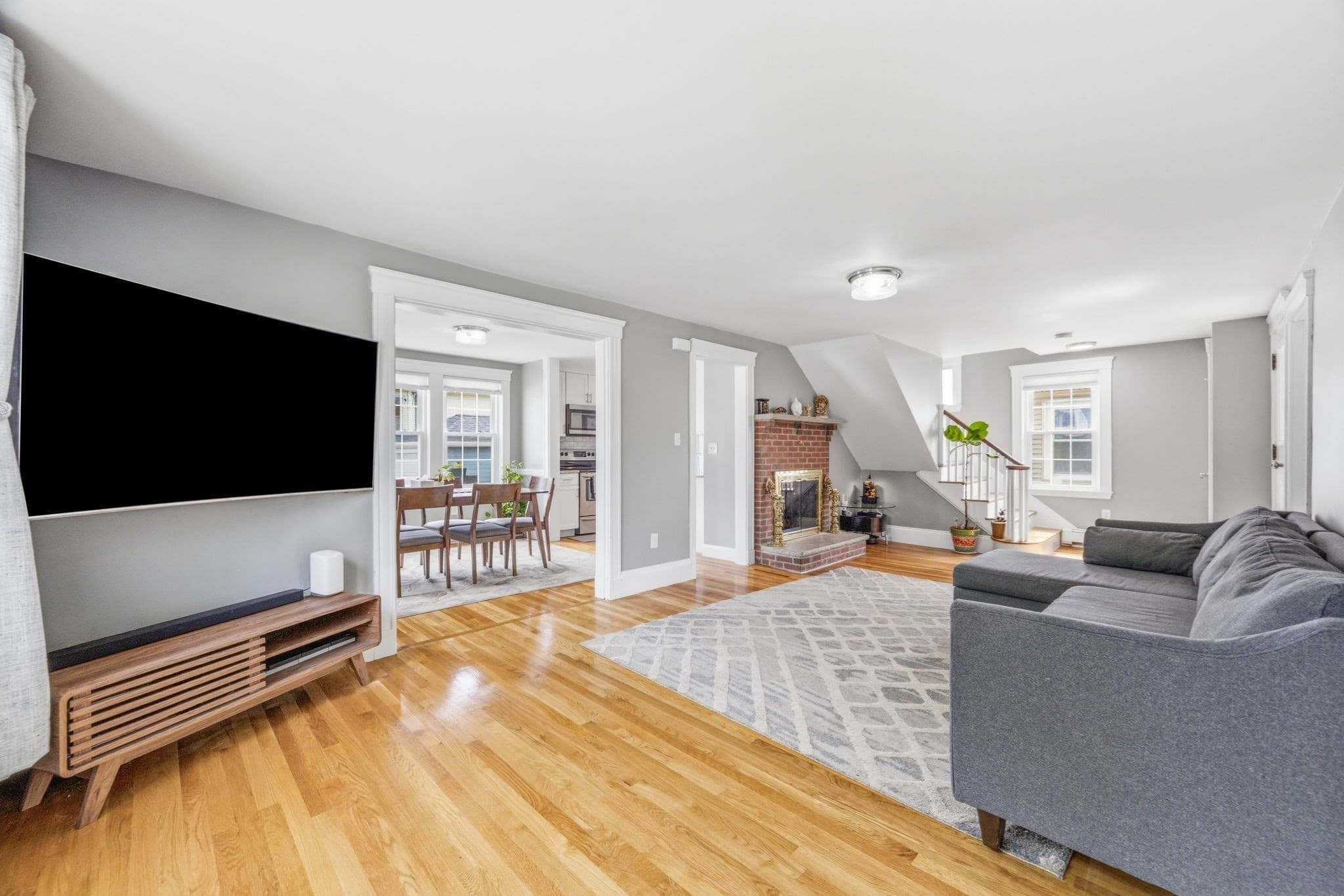 Single Family Residence at 606 Lincoln Ave, Saugus MA 01906, Saugus, photo 8 of 42