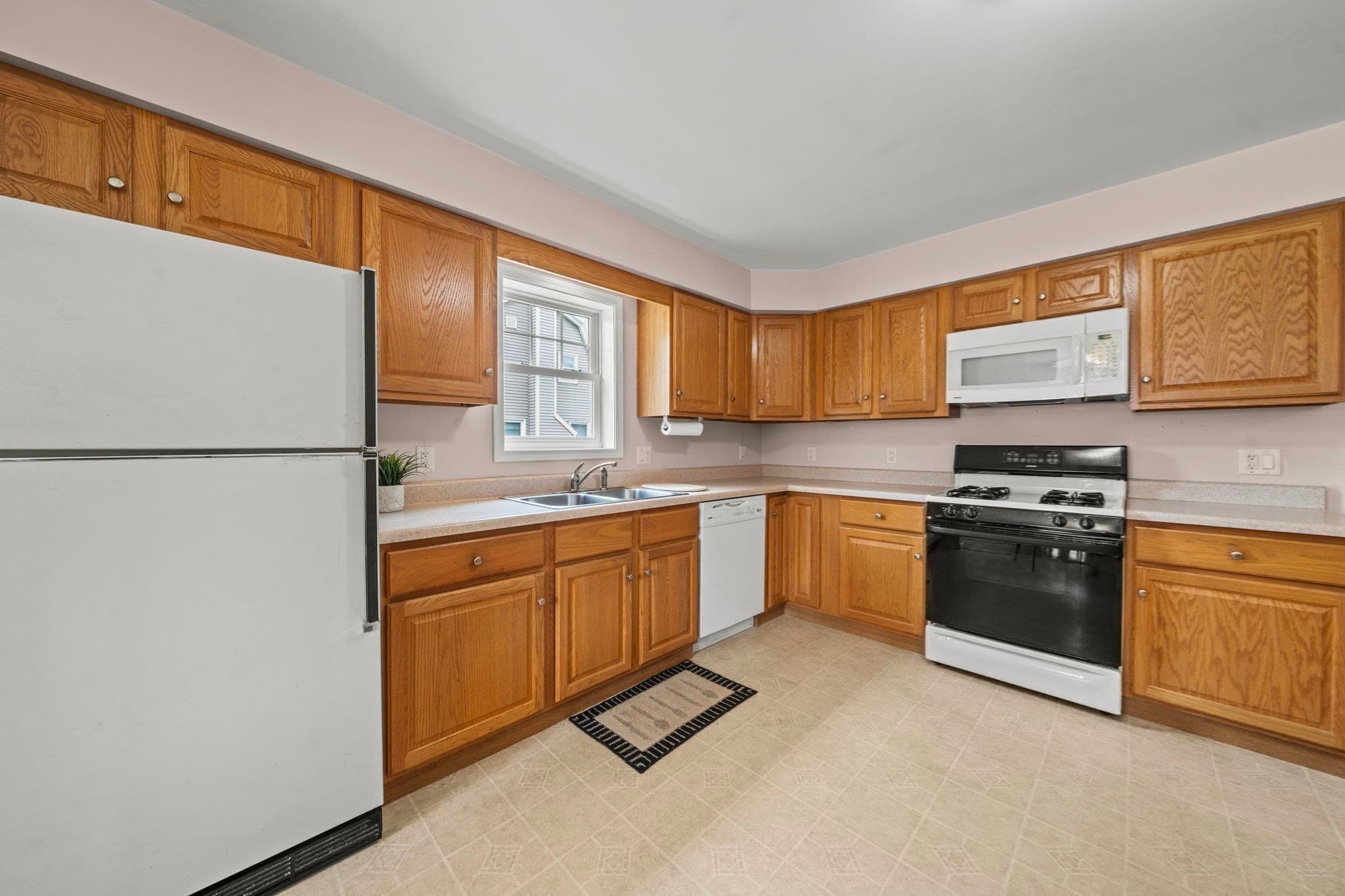 Single Family Residence at 30 Lowell Street, Woburn MA 01801, Woburn, photo 8 of 33