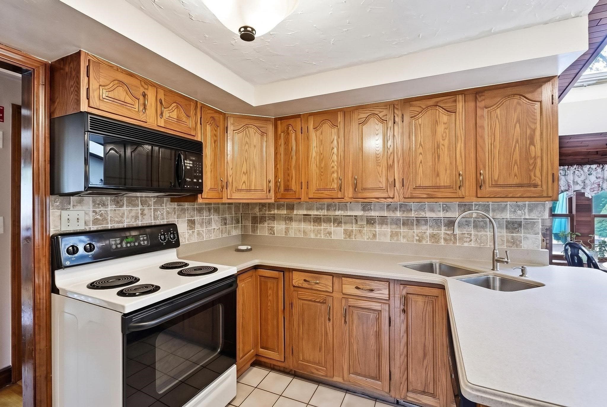 Single Family Residence at 4 Orchard Dr, North Reading MA 01864, North Reading, photo 17 of 41