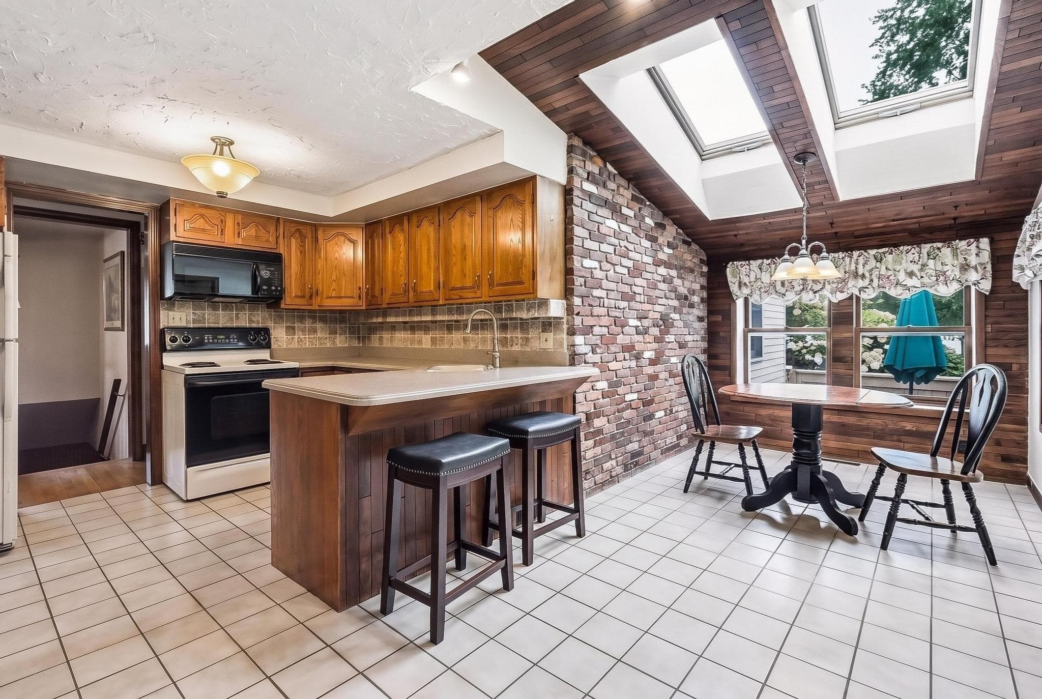 Single Family Residence at 4 Orchard Dr, North Reading MA 01864, North Reading, photo 15 of 41