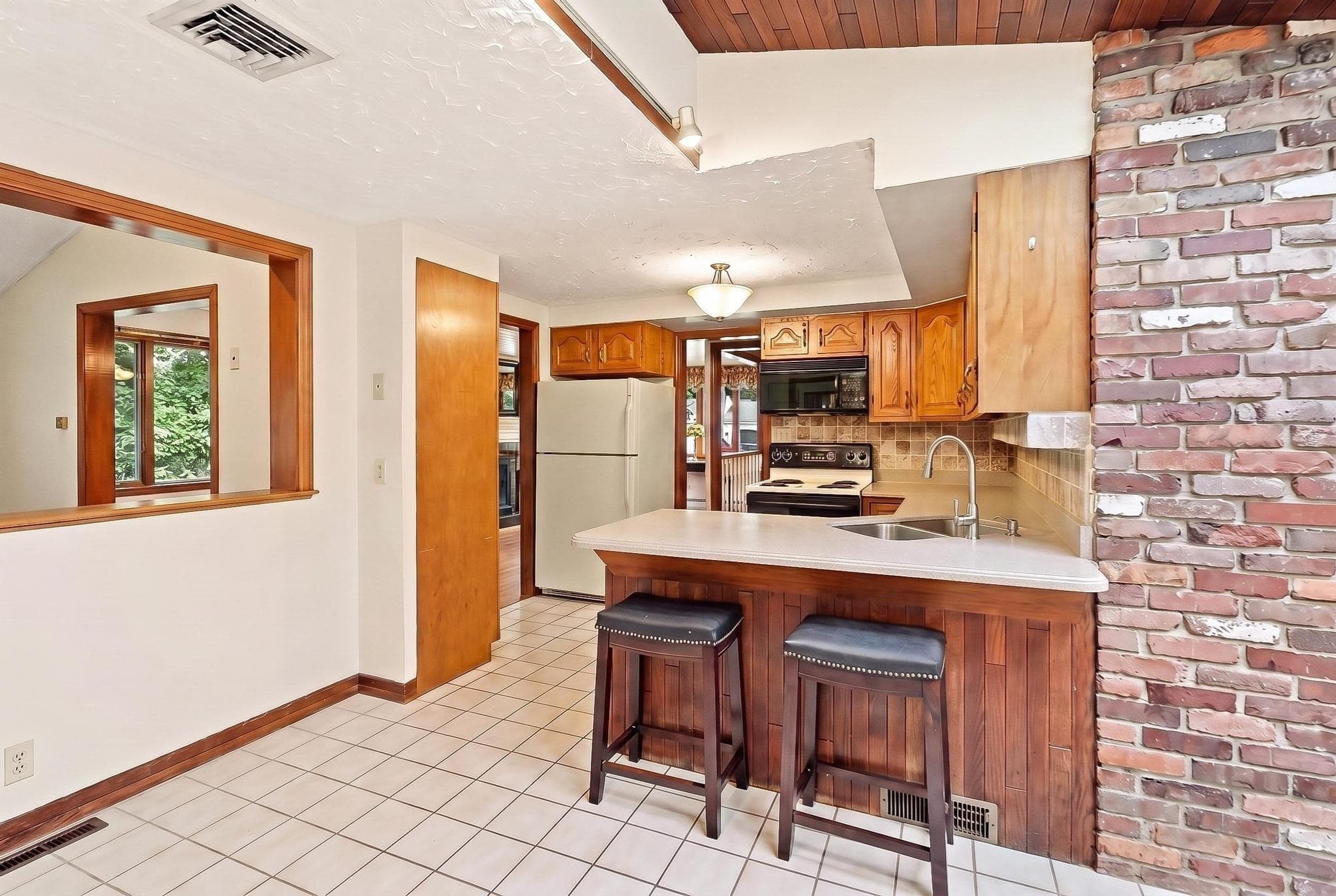 Single Family Residence at 4 Orchard Dr, North Reading MA 01864, North Reading, photo 19 of 41