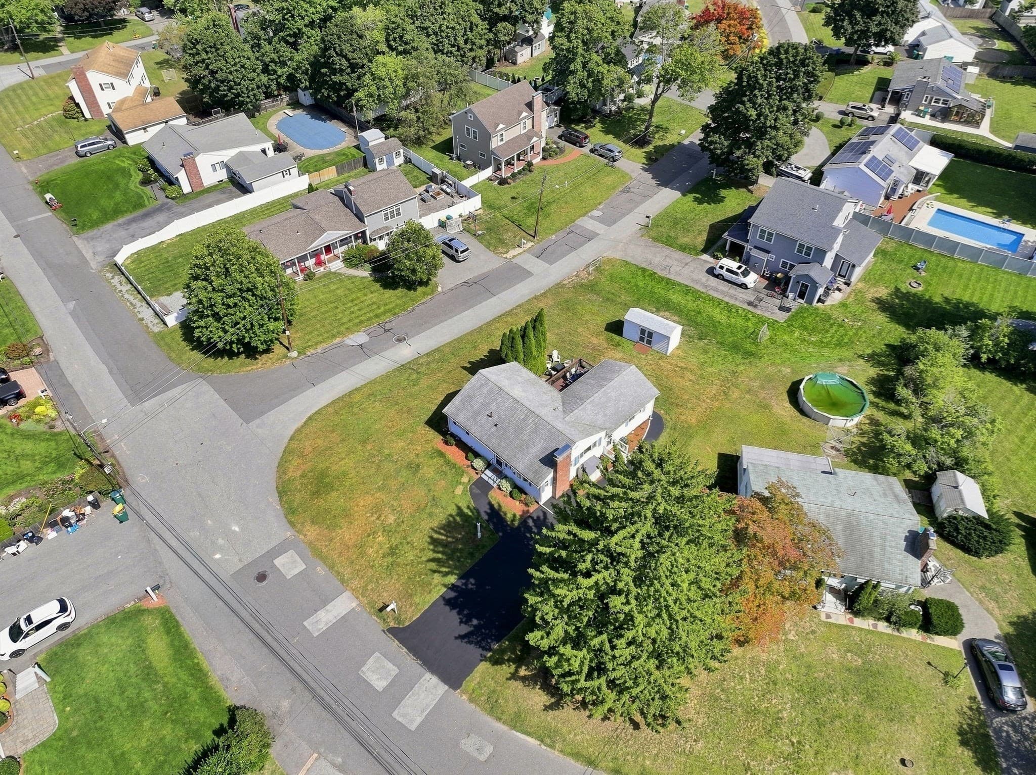 Single Family Residence at 11 Marlboro Rd, Woburn MA 01801, Woburn, photo 32 of 34