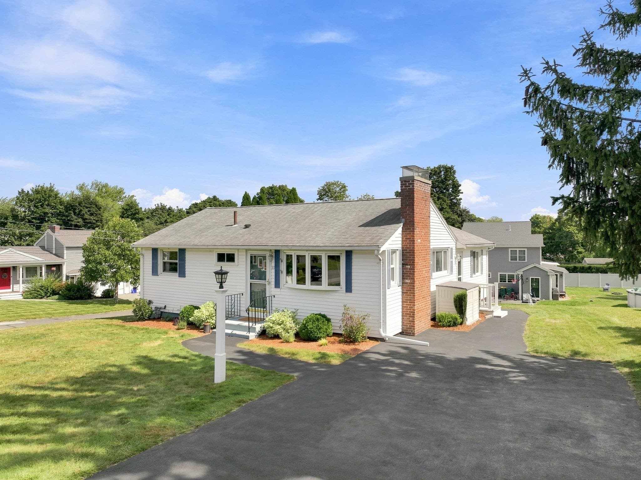 11 Marlboro Rd, Woburn MA 01801