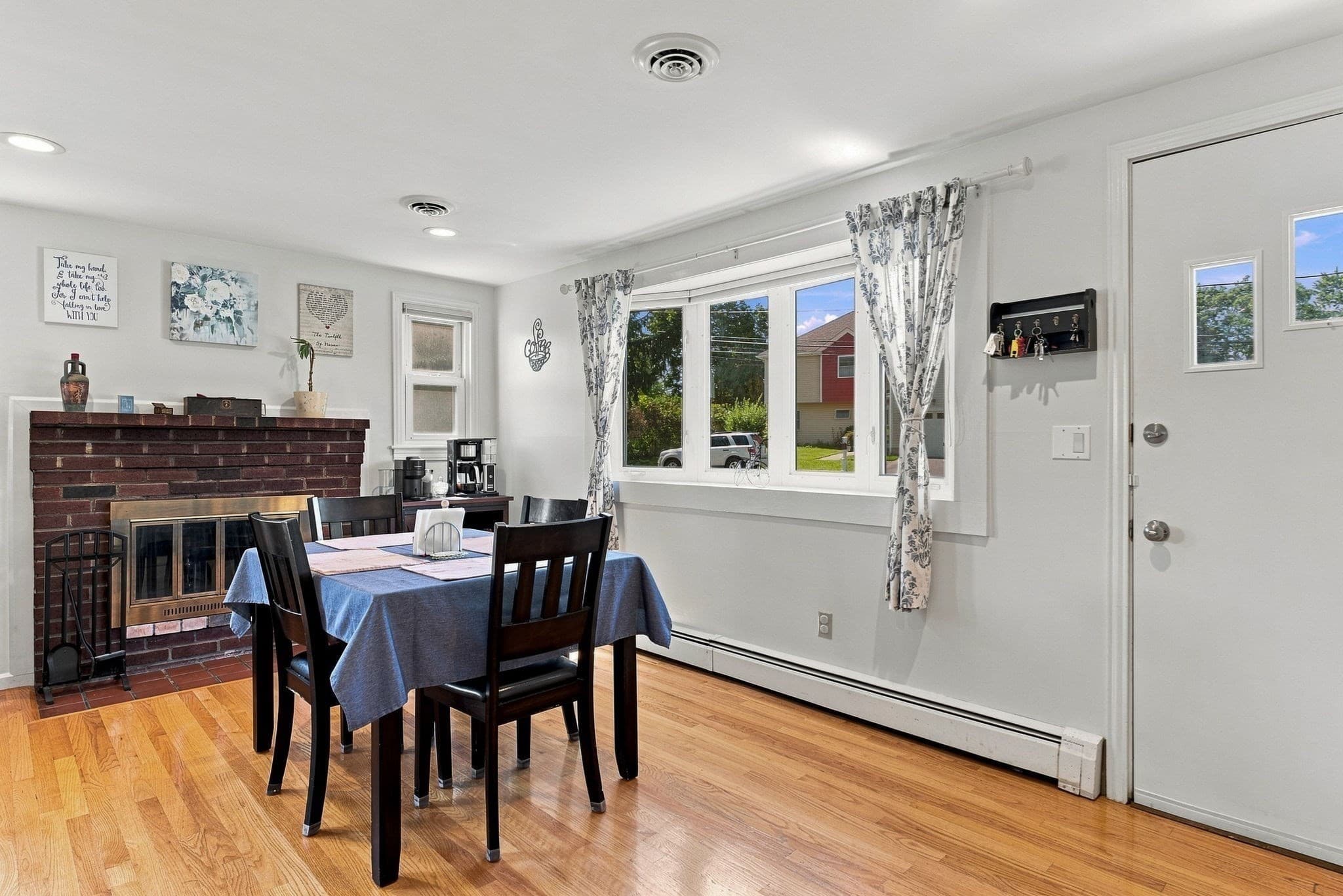 Single Family Residence at 11 Marlboro Rd, Woburn MA 01801, Woburn, photo 11 of 34