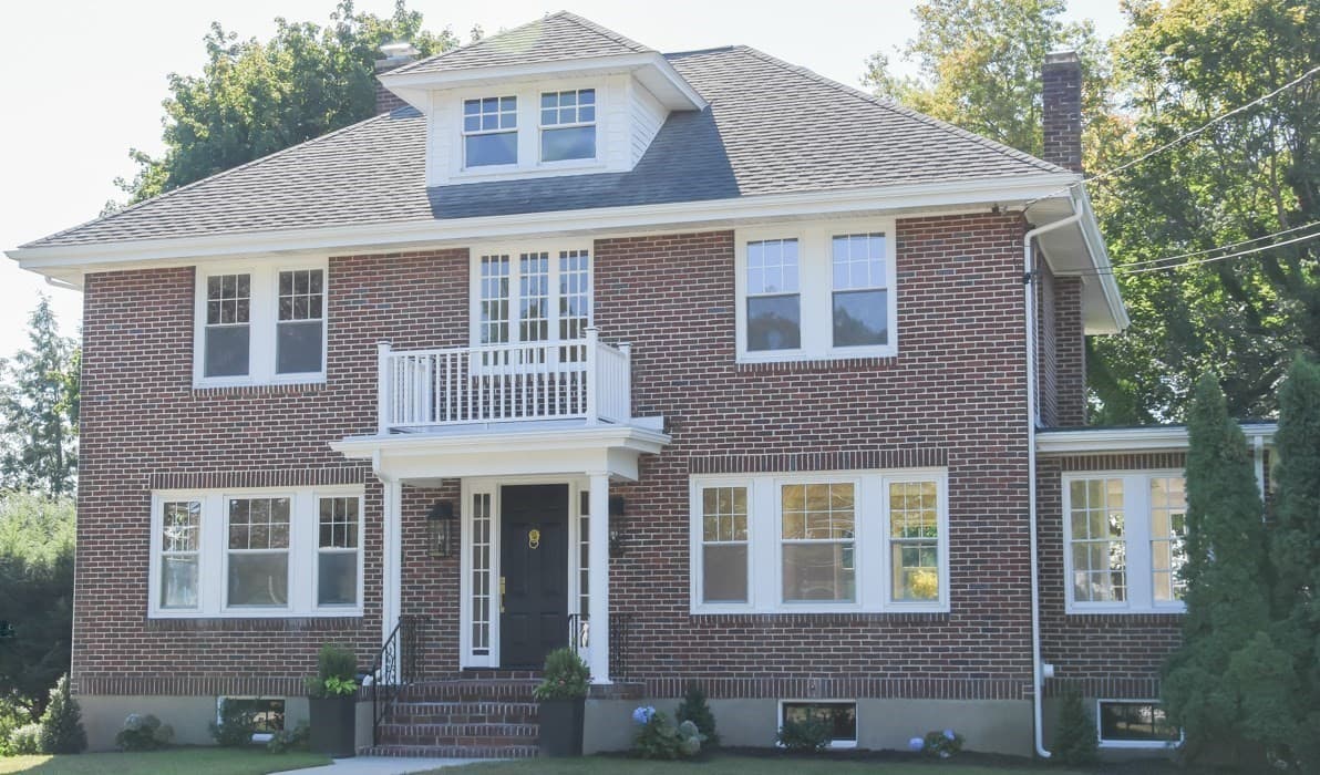 19 Stoneleigh Rd, Watertown MA 02472