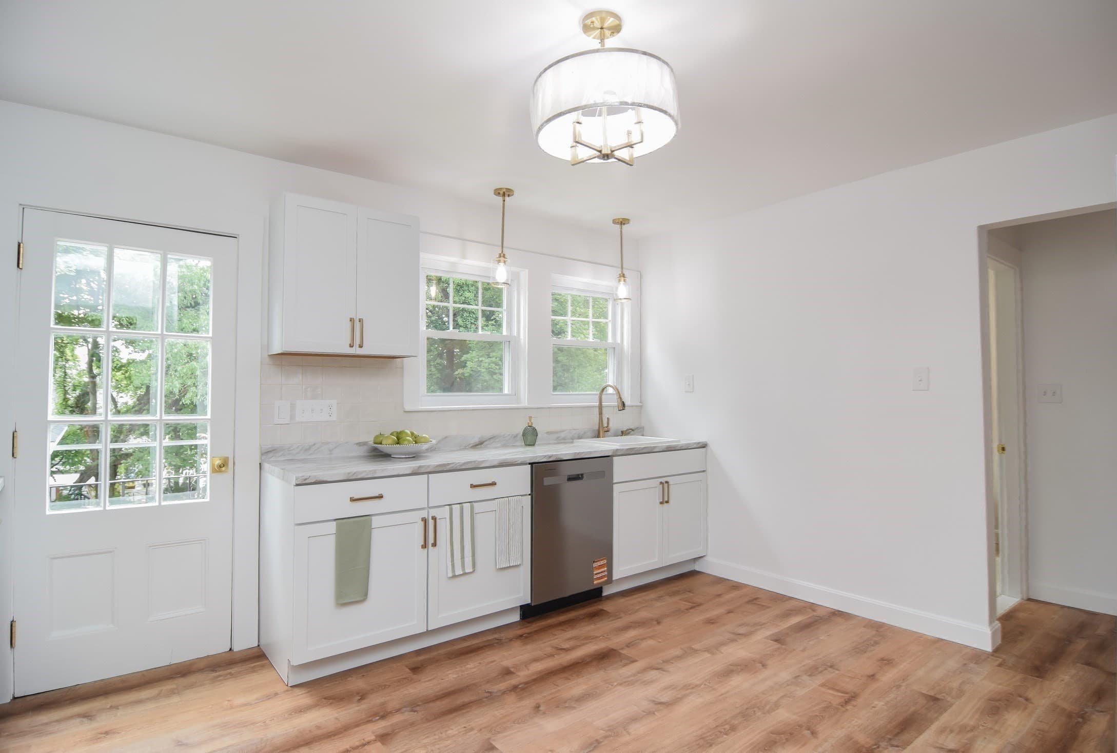 Single Family Residence at 19 Stoneleigh Rd, Watertown MA 02472, Watertown, photo 14 of 41