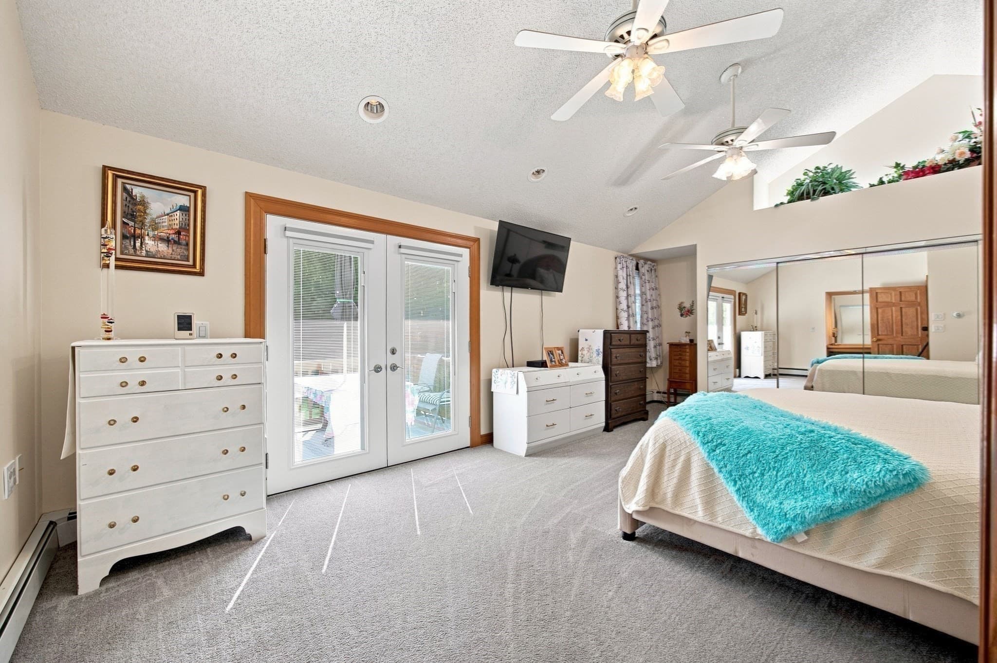 Single Family Residence at 4 Rita Circle, South Hadley MA 01075, South Hadley, photo 7 of 39