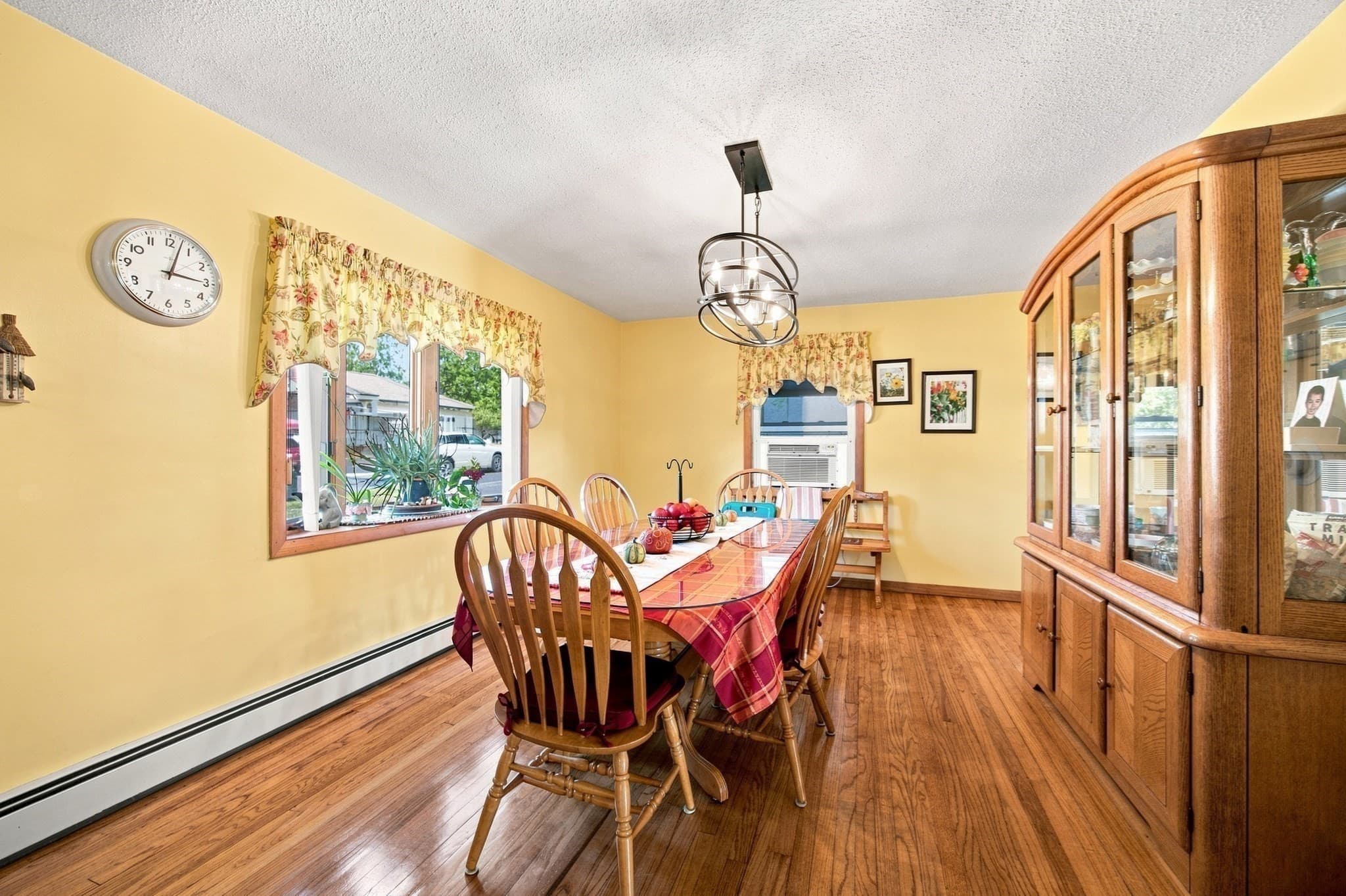 Single Family Residence at 4 Rita Circle, South Hadley MA 01075, South Hadley, photo 3 of 39