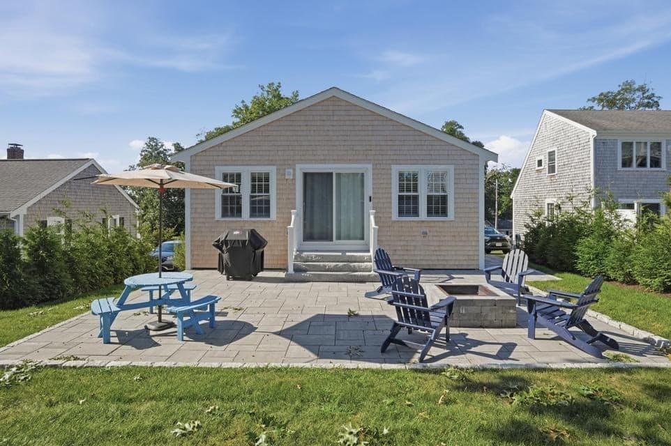 Single Family Residence at 33 Dexter Ave, Sandwich MA 02563, Sandwich, photo 5 of 42