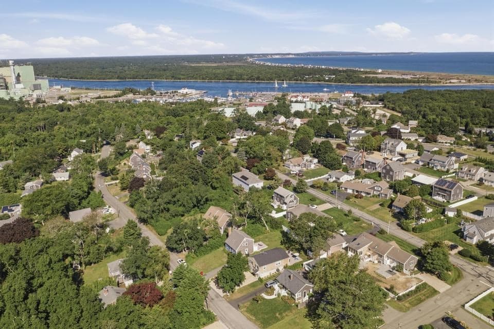 Single Family Residence at 33 Dexter Ave, Sandwich MA 02563, Sandwich, photo 4 of 42
