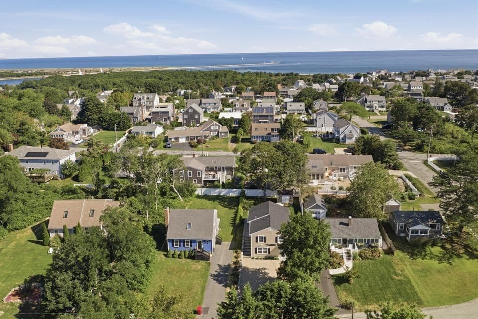 Single Family Residence at 33 Dexter Ave, Sandwich MA 02563, Sandwich, photo 8 of 42