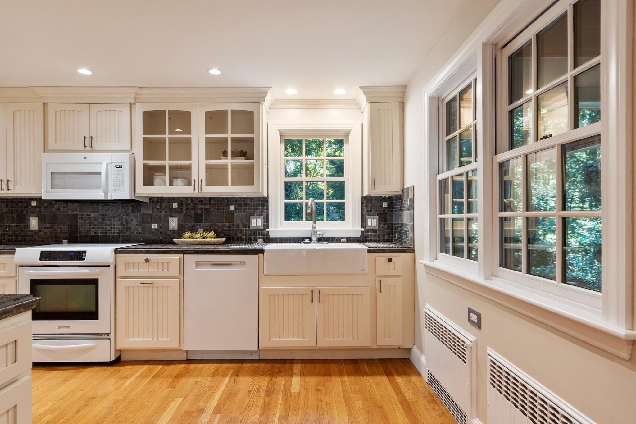 Single Family Residence at 5 Tavern Ln, Lexington MA 02421, Lexington, photo 13 of 41