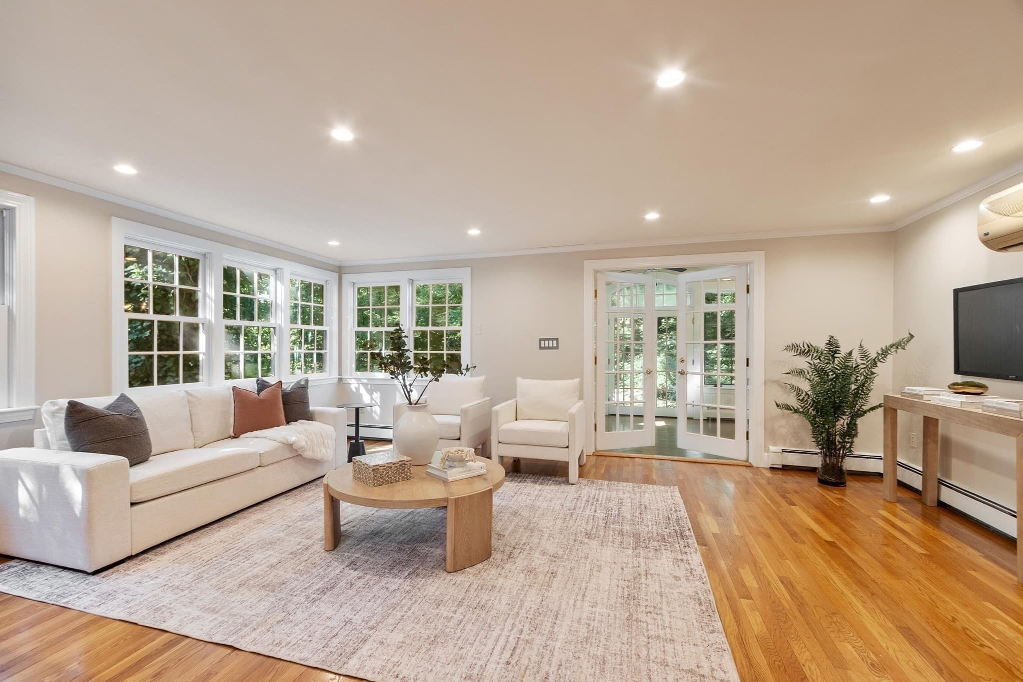 Single Family Residence at 5 Tavern Ln, Lexington MA 02421, Lexington, photo 12 of 41