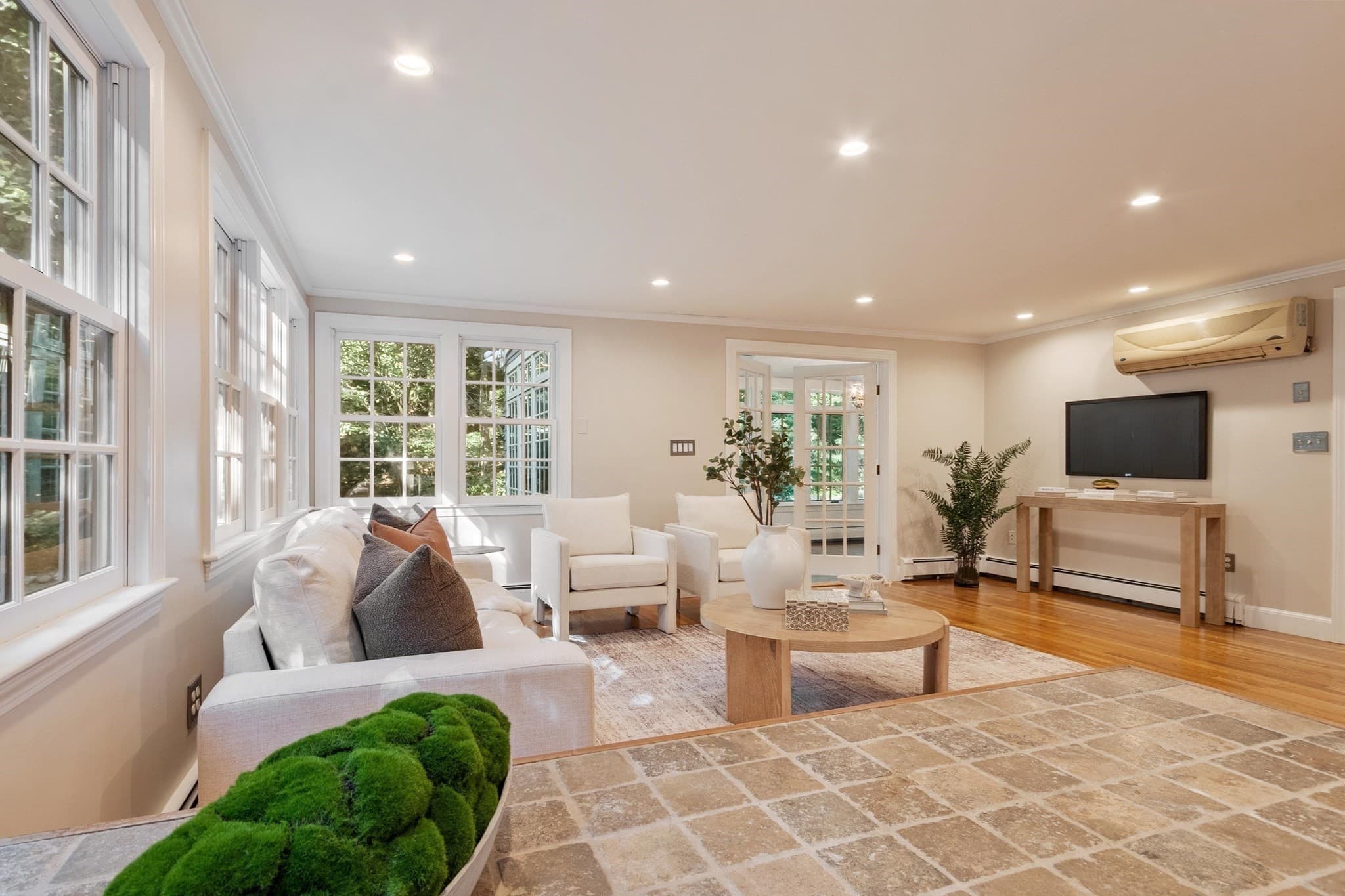 Single Family Residence at 5 Tavern Ln, Lexington MA 02421, Lexington, photo 10 of 41