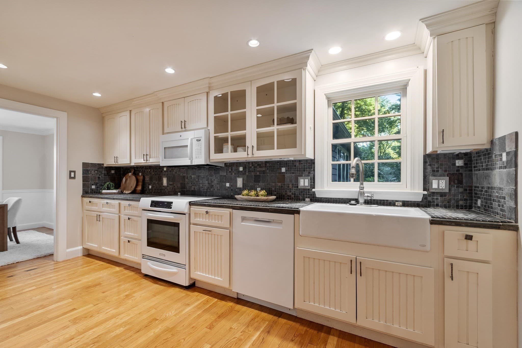 Single Family Residence at 5 Tavern Ln, Lexington MA 02421, Lexington, photo 14 of 41