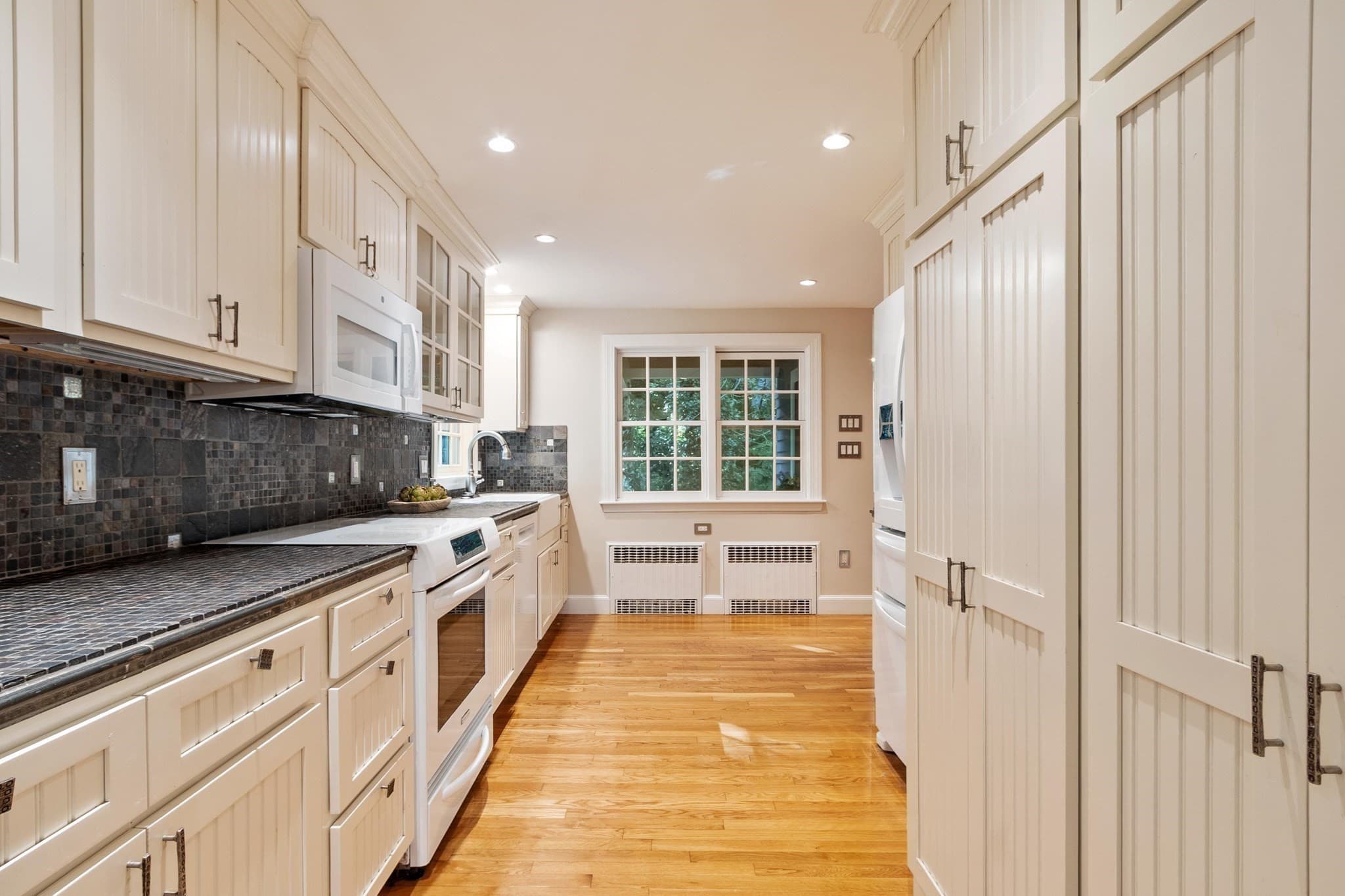 Single Family Residence at 5 Tavern Ln, Lexington MA 02421, Lexington, photo 15 of 41