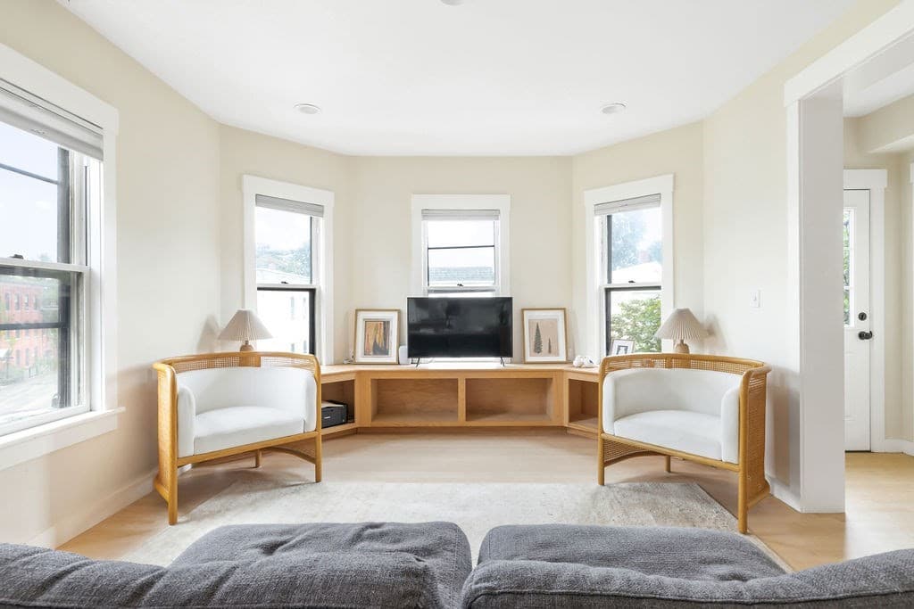 Condominium at 56 Gorham # 3, Somerville MA 02144, Somerville, photo 10 of 26