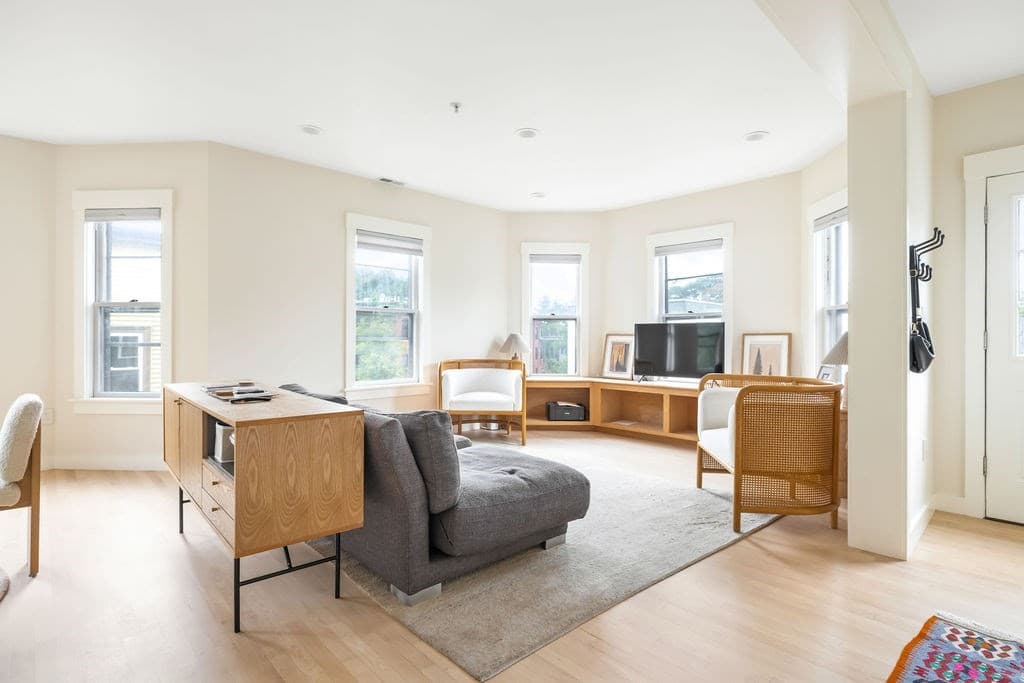 Condominium at 56 Gorham # 3, Somerville MA 02144, Somerville, photo 11 of 26
