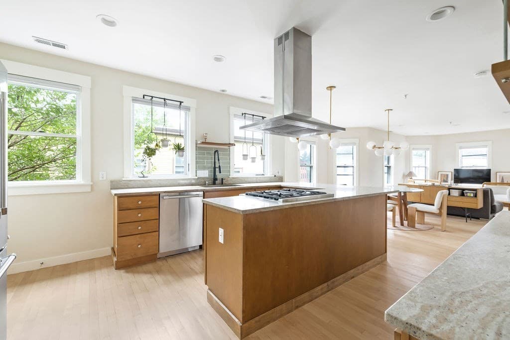Condominium at 56 Gorham # 3, Somerville MA 02144, Somerville, photo 4 of 26