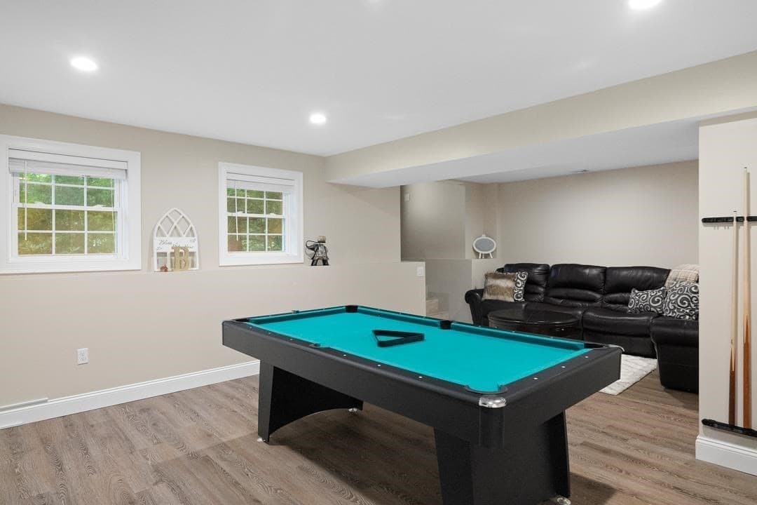 Single Family Residence at 17 Clover Ct., Cumberland RI 02864, Cumberland, photo 13 of 17