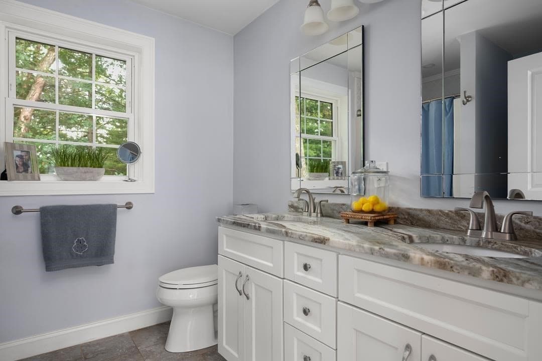 Single Family Residence at 17 Clover Ct., Cumberland RI 02864, Cumberland, photo 9 of 17