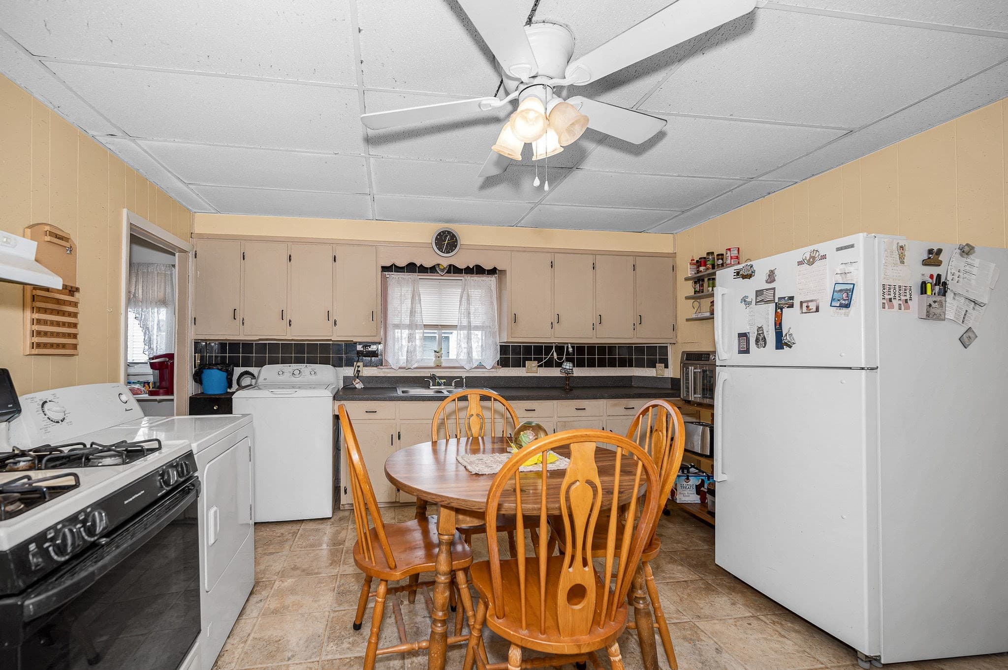 2 Family - 2 Units Up/Down at 17 Coral St, Lowell MA 01851, Lowell, photo 12 of 26