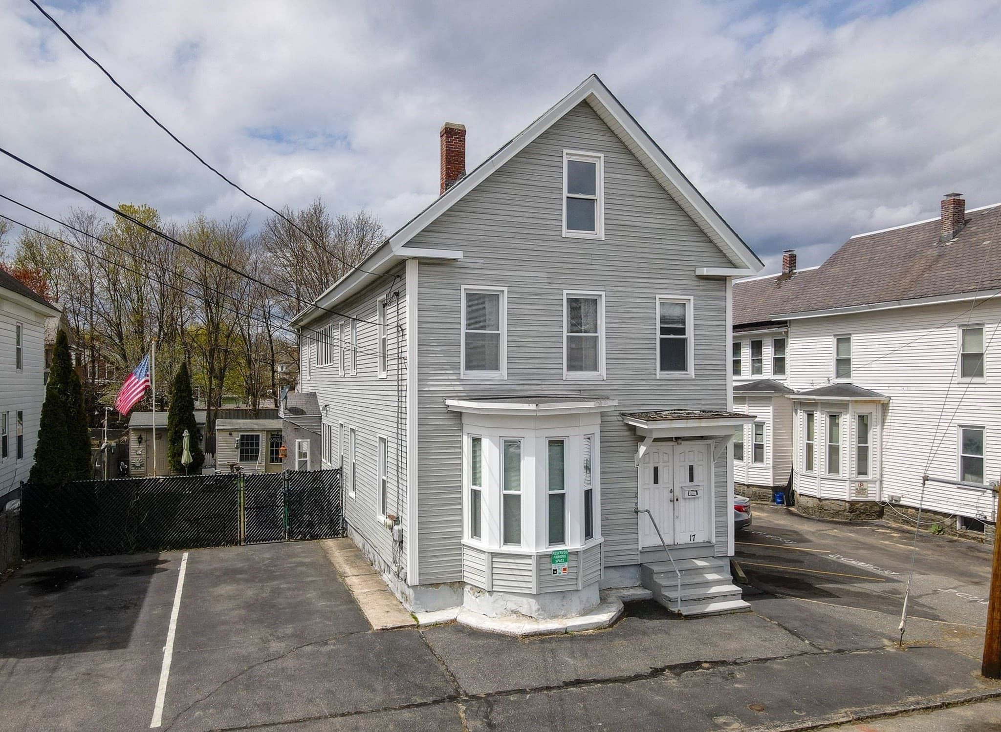 17 Coral St, Lowell MA 01851
