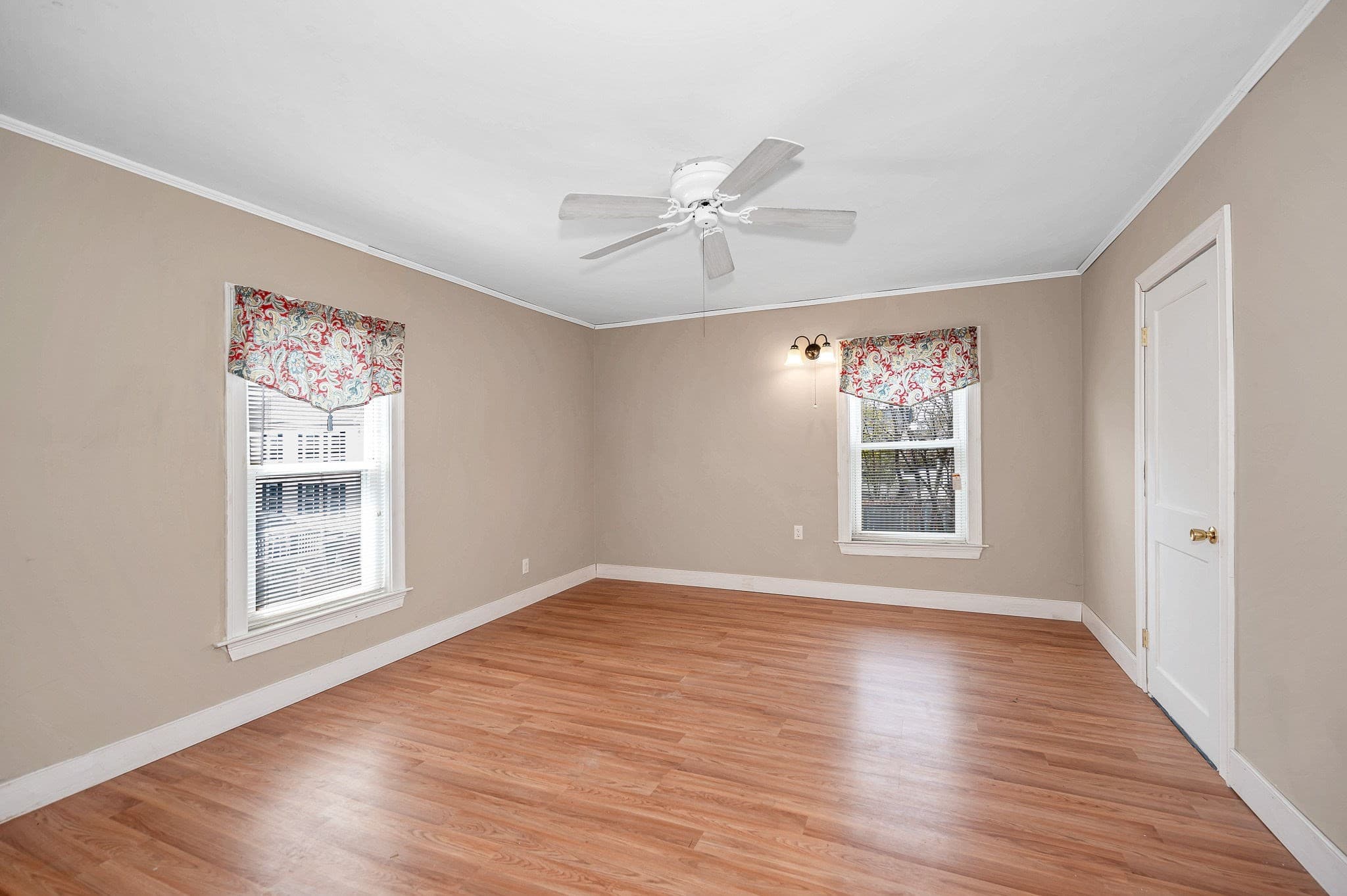 2 Family - 2 Units Up/Down at 17 Coral St, Lowell MA 01851, Lowell, photo 8 of 26