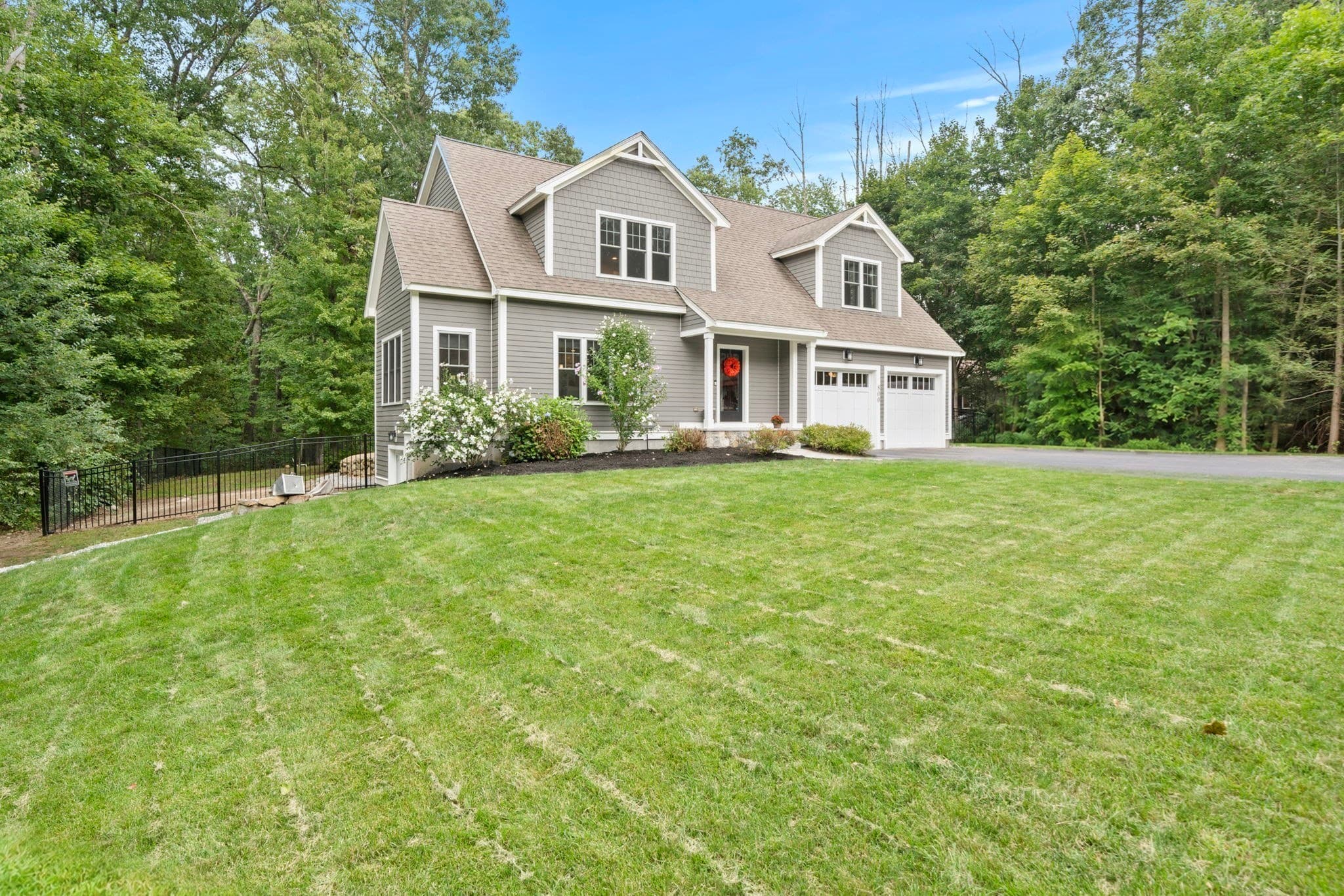 Single Family Residence at 800 Johnson St, North Andover MA 01845, North Andover, photo 2 of 42