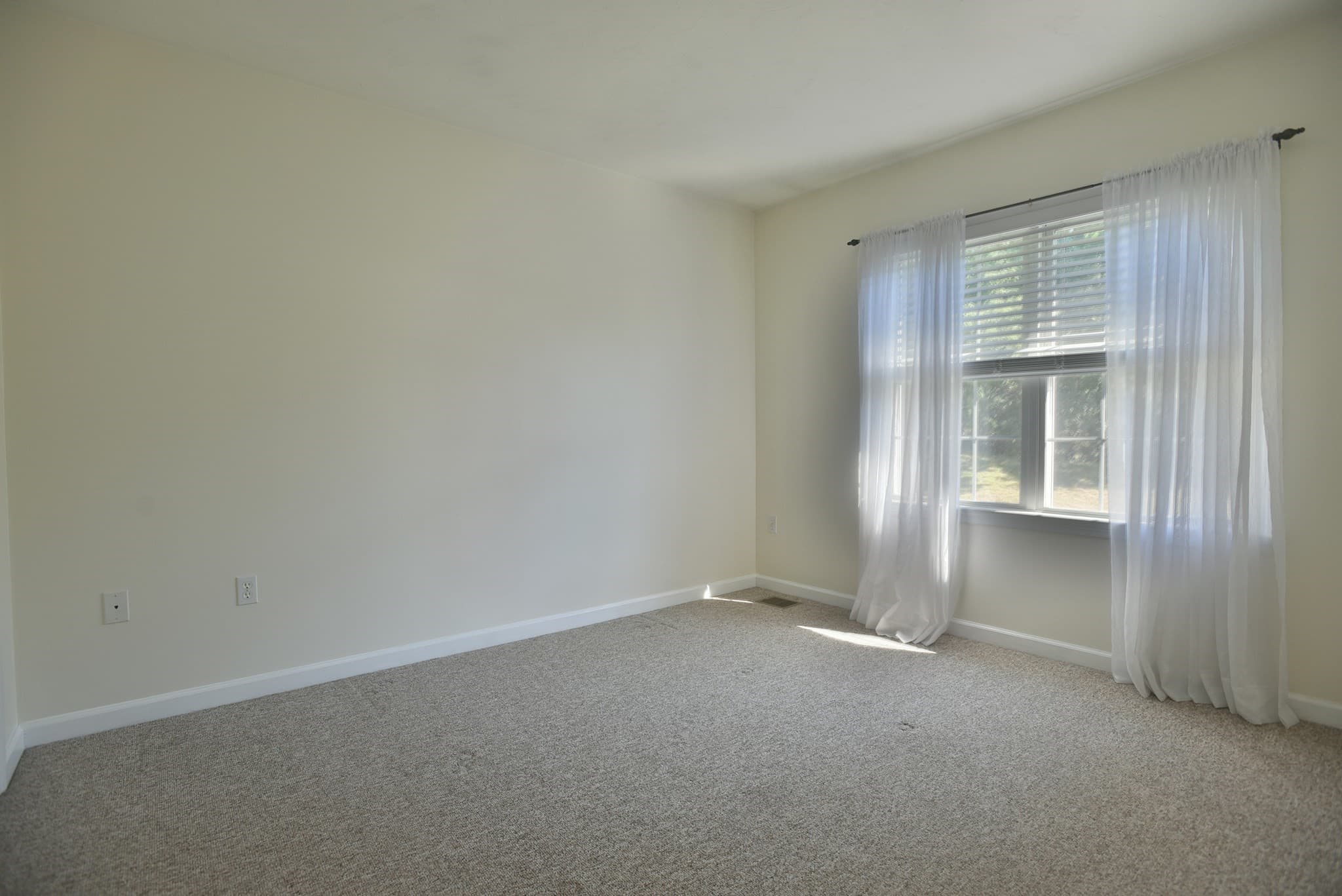 Condominium at 83 Boxberry Ln # 83, Rockland MA 02370, Rockland, photo 15 of 19