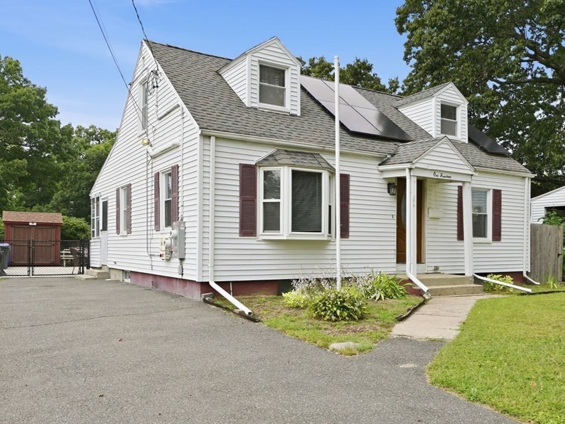 Single Family Residence at 100 Lang St, Springfield MA 01104, Springfield, photo 3 of 38