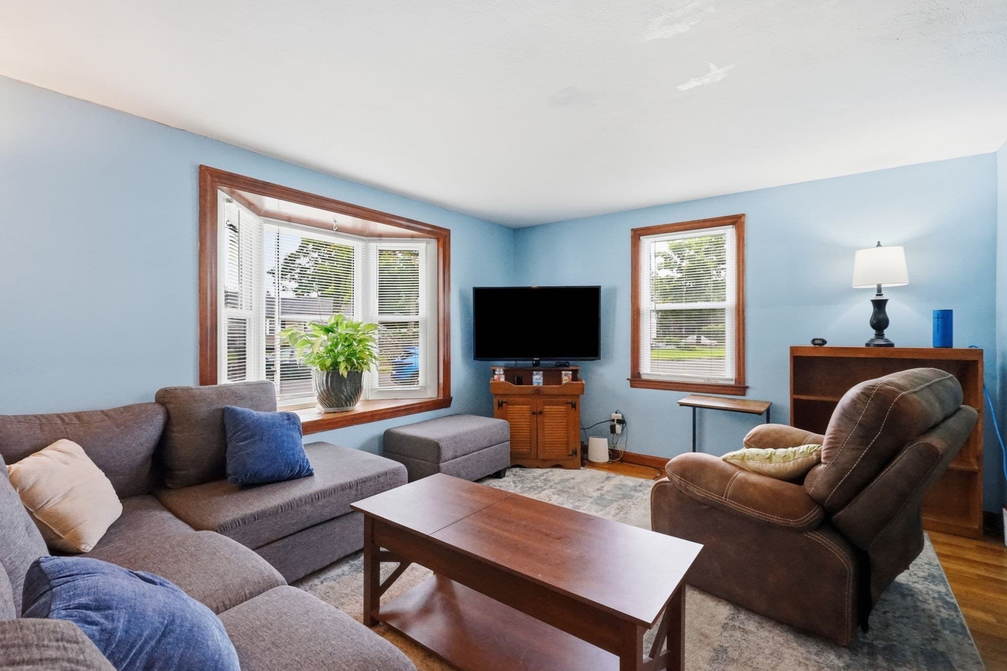 Single Family Residence at 100 Lang St, Springfield MA 01104, Springfield, photo 5 of 38