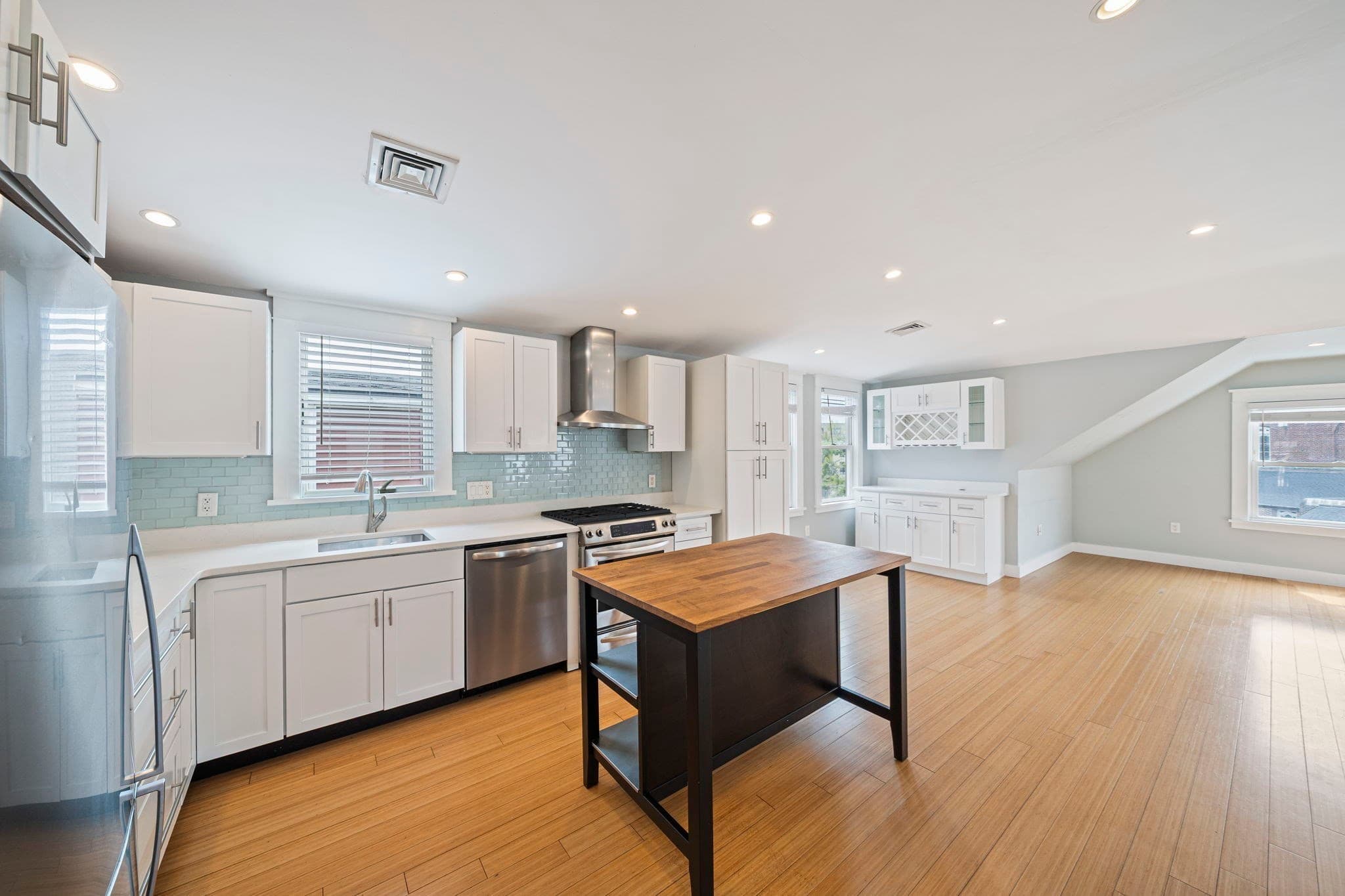 Condominium at 23 Cheverus Rd # 3, Boston MA 02124, photo 6 of 27
