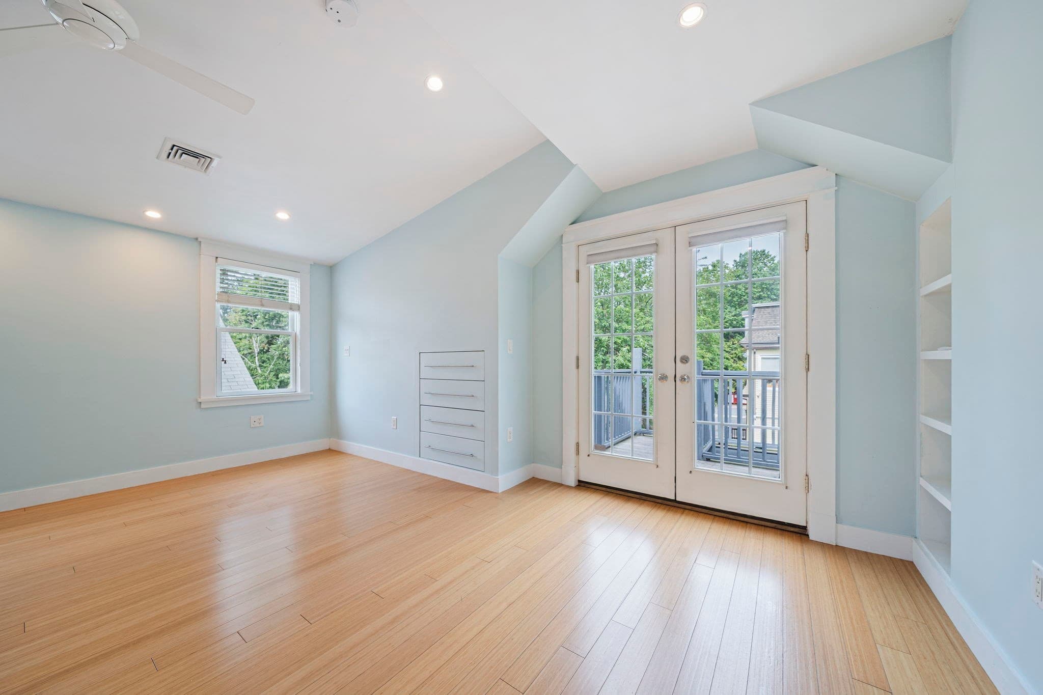 Condominium at 23 Cheverus Rd # 3, Boston MA 02124, photo 16 of 27
