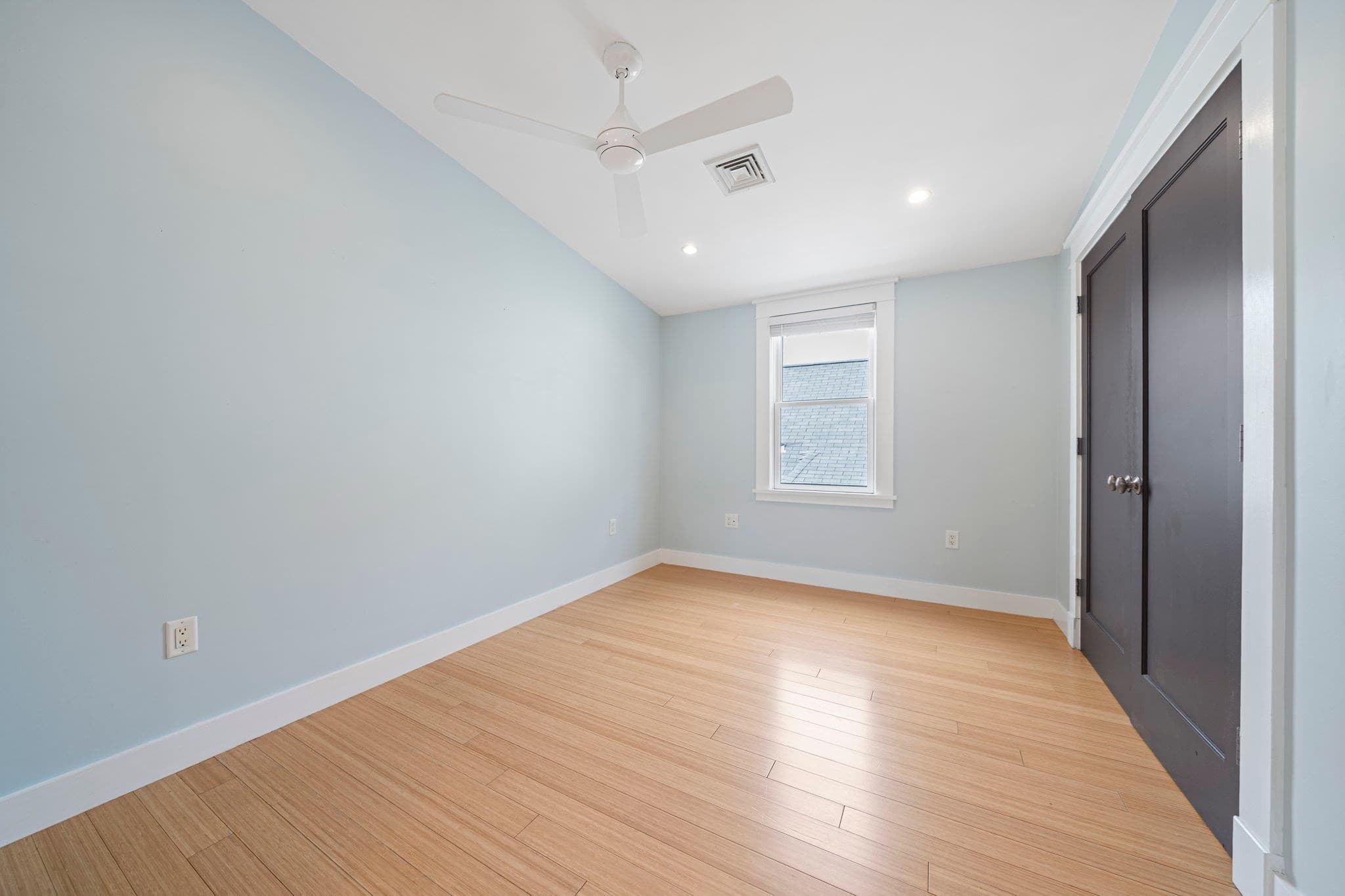 Condominium at 23 Cheverus Rd # 3, Boston MA 02124, photo 12 of 27