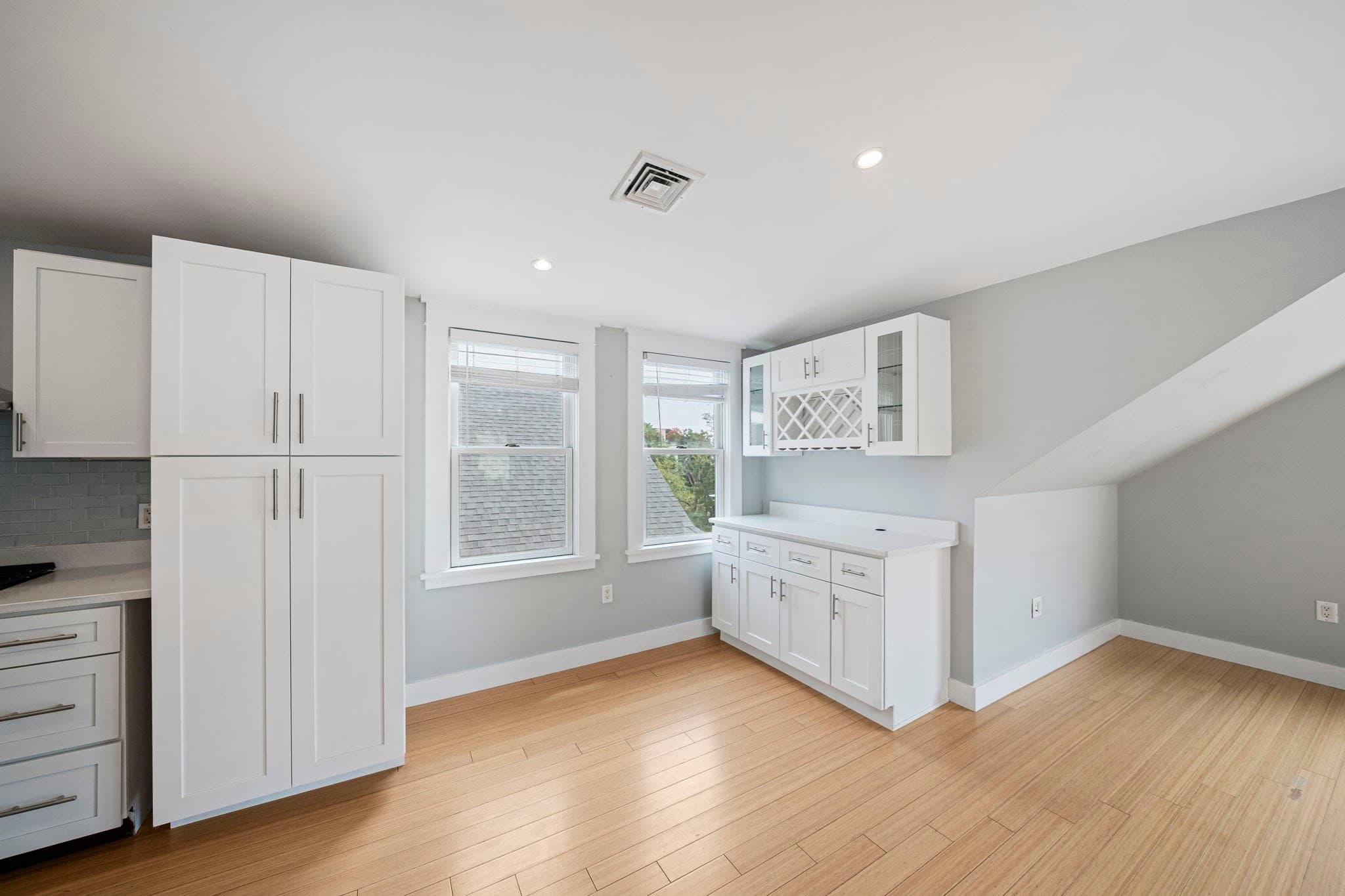 Condominium at 23 Cheverus Rd # 3, Boston MA 02124, photo 7 of 27
