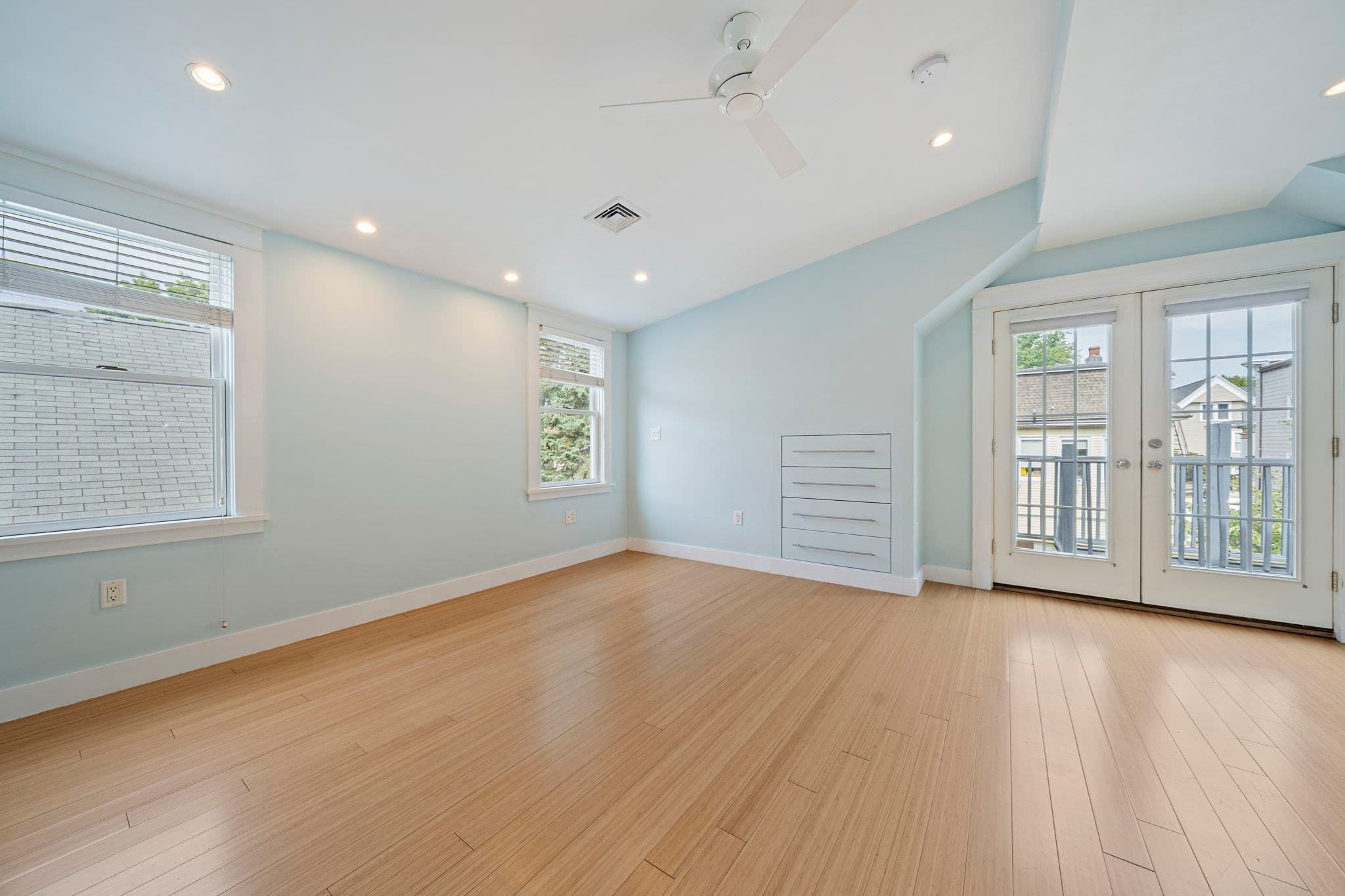 Condominium at 23 Cheverus Rd # 3, Boston MA 02124, photo 20 of 27