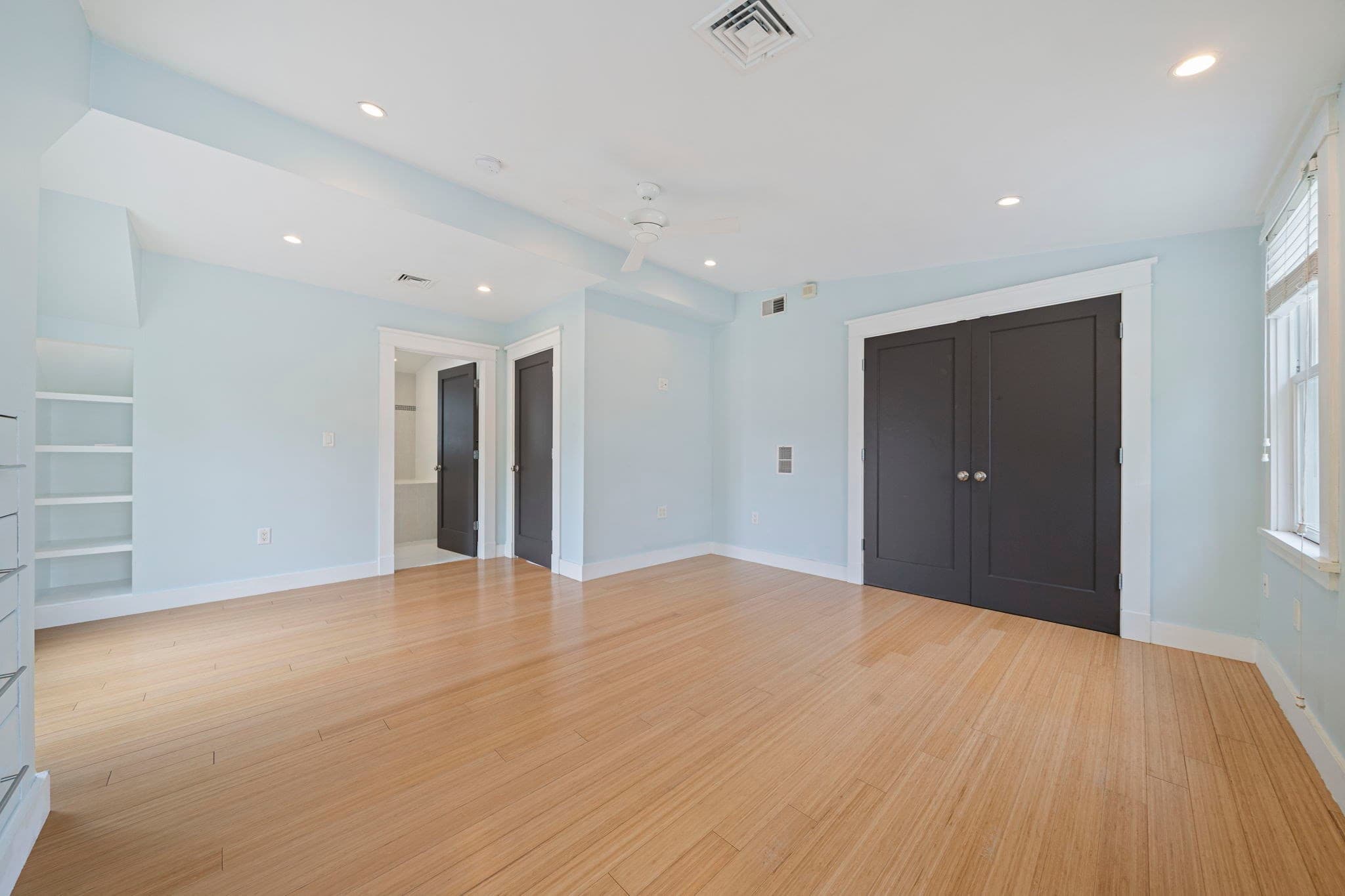 Condominium at 23 Cheverus Rd # 3, Boston MA 02124, photo 18 of 27