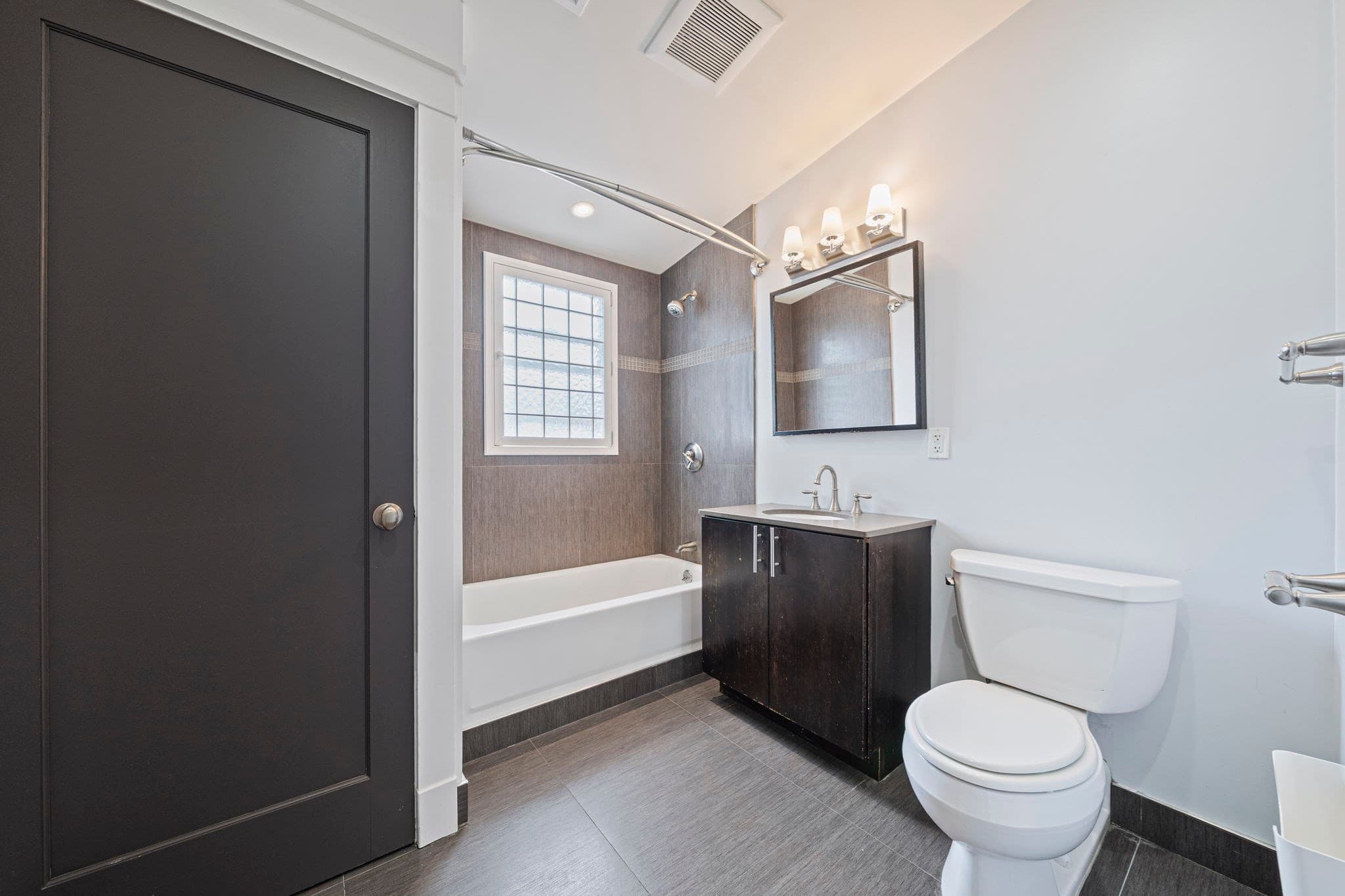 Condominium at 23 Cheverus Rd # 3, Boston MA 02124, photo 15 of 27