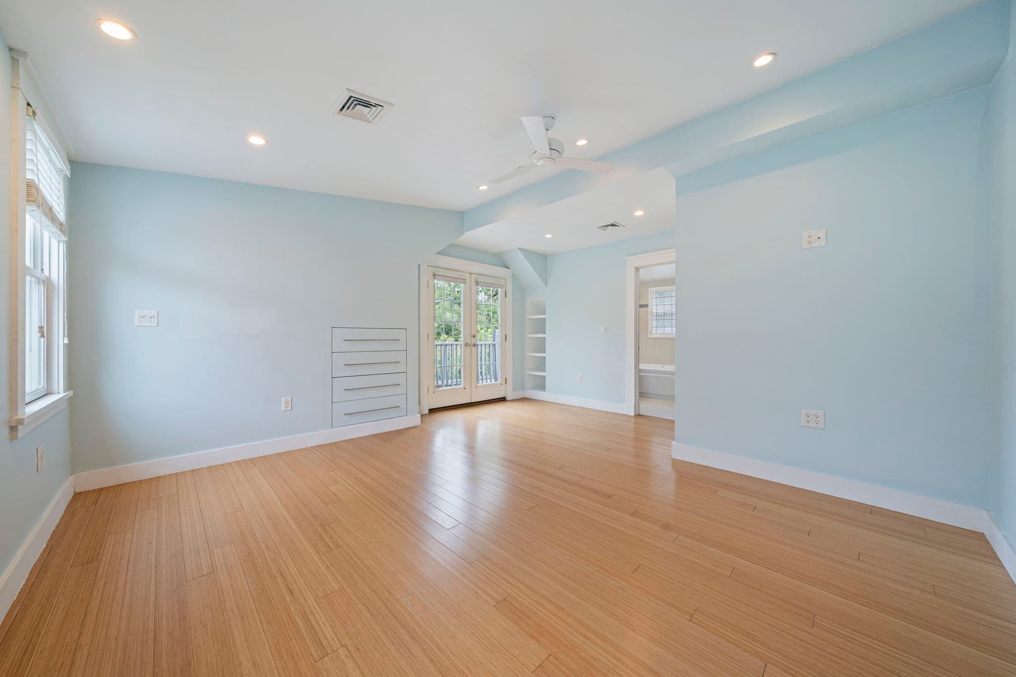 Condominium at 23 Cheverus Rd # 3, Boston MA 02124, photo 19 of 27