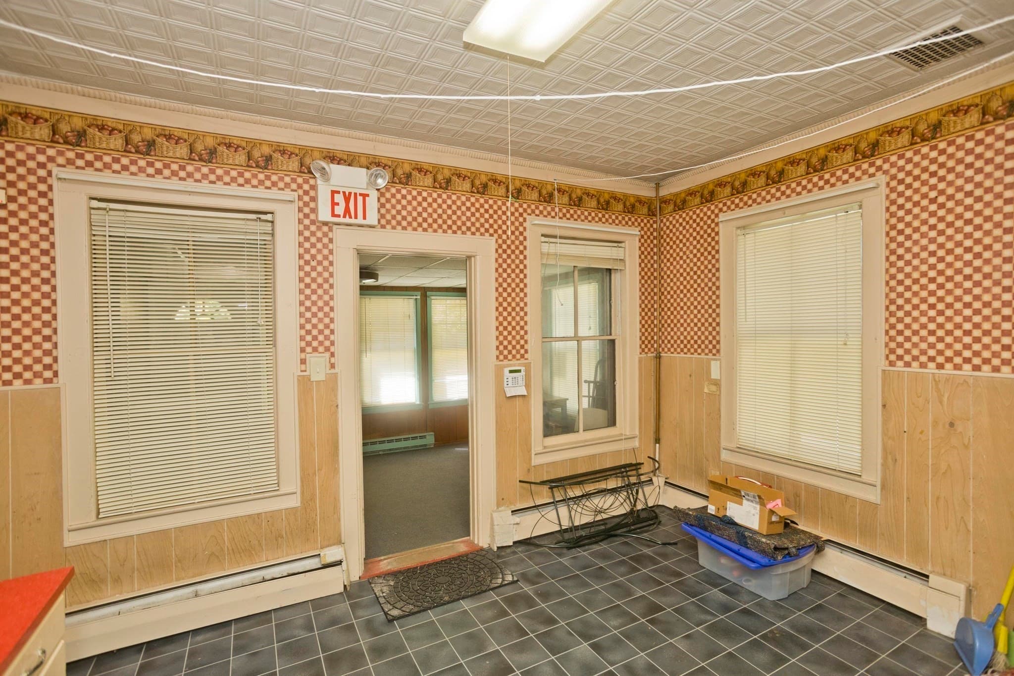 Single Family Residence at 137 Sheridan St., Chicopee MA 01020, Chicopee, photo 13 of 33
