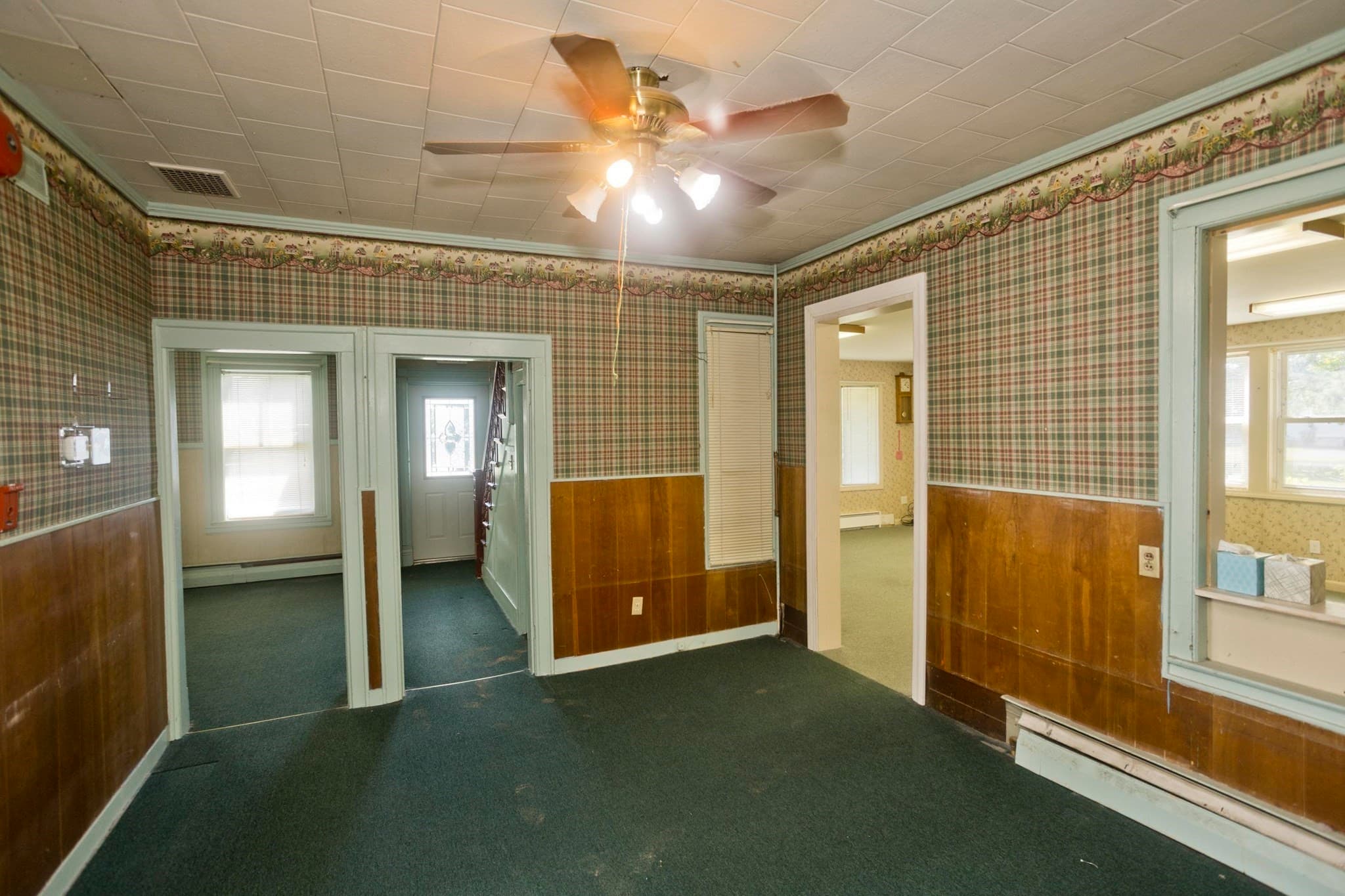 Single Family Residence at 137 Sheridan St., Chicopee MA 01020, Chicopee, photo 7 of 33