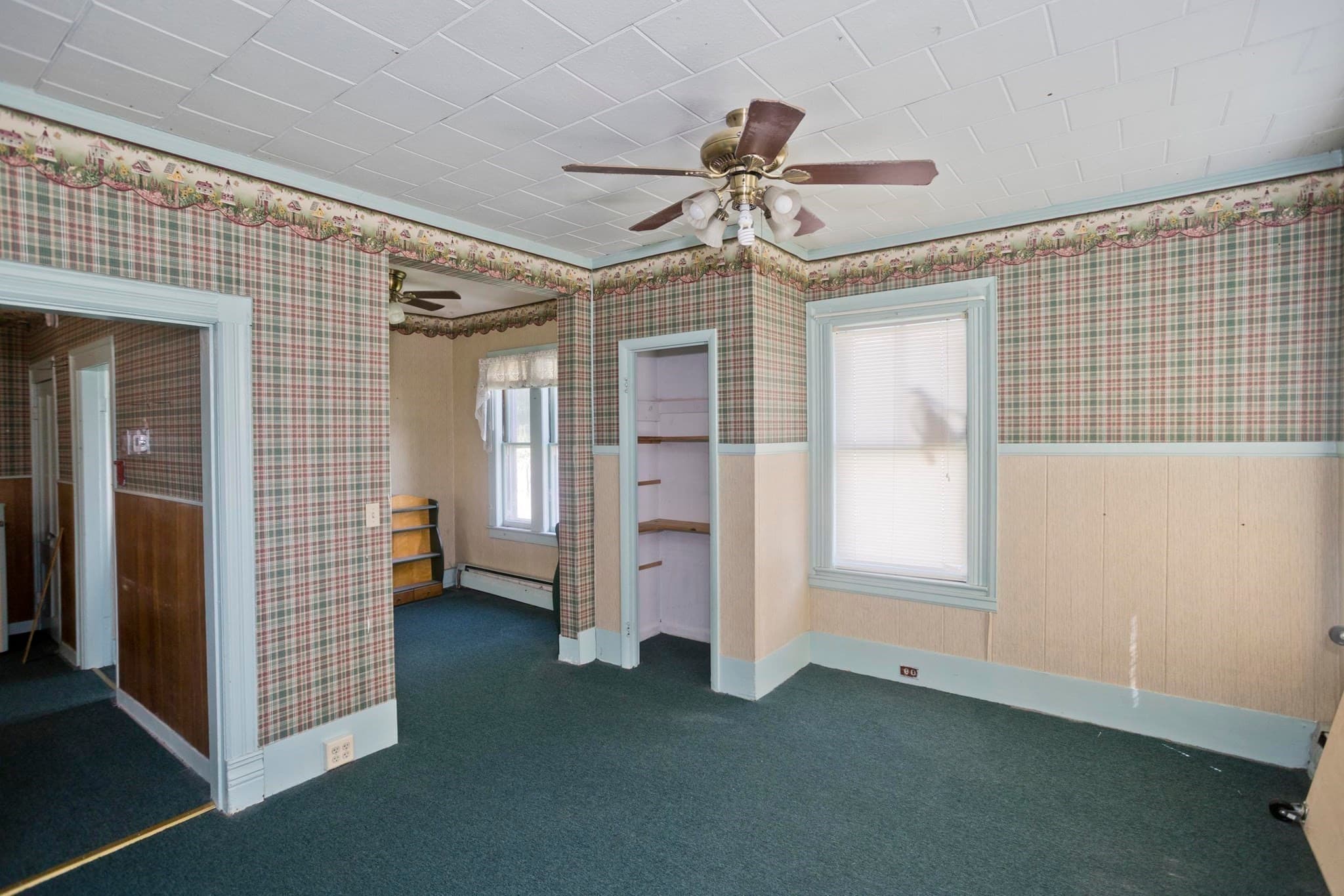 Single Family Residence at 137 Sheridan St., Chicopee MA 01020, Chicopee, photo 5 of 33