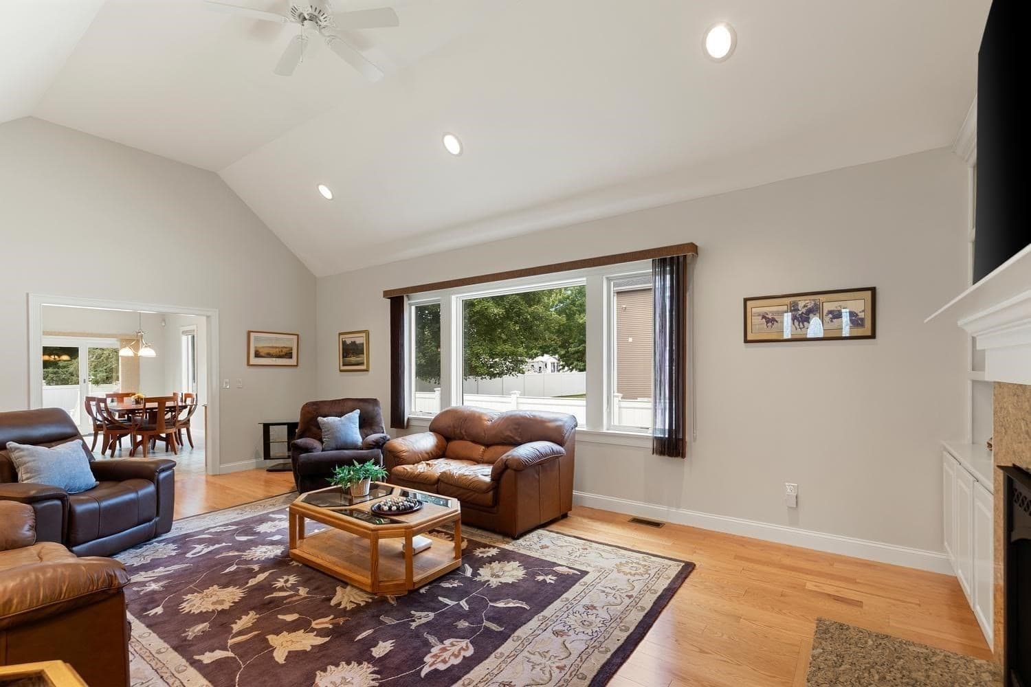 Single Family Residence at 30 Hampden Ave, Burlington MA 01803, Burlington, photo 12 of 33