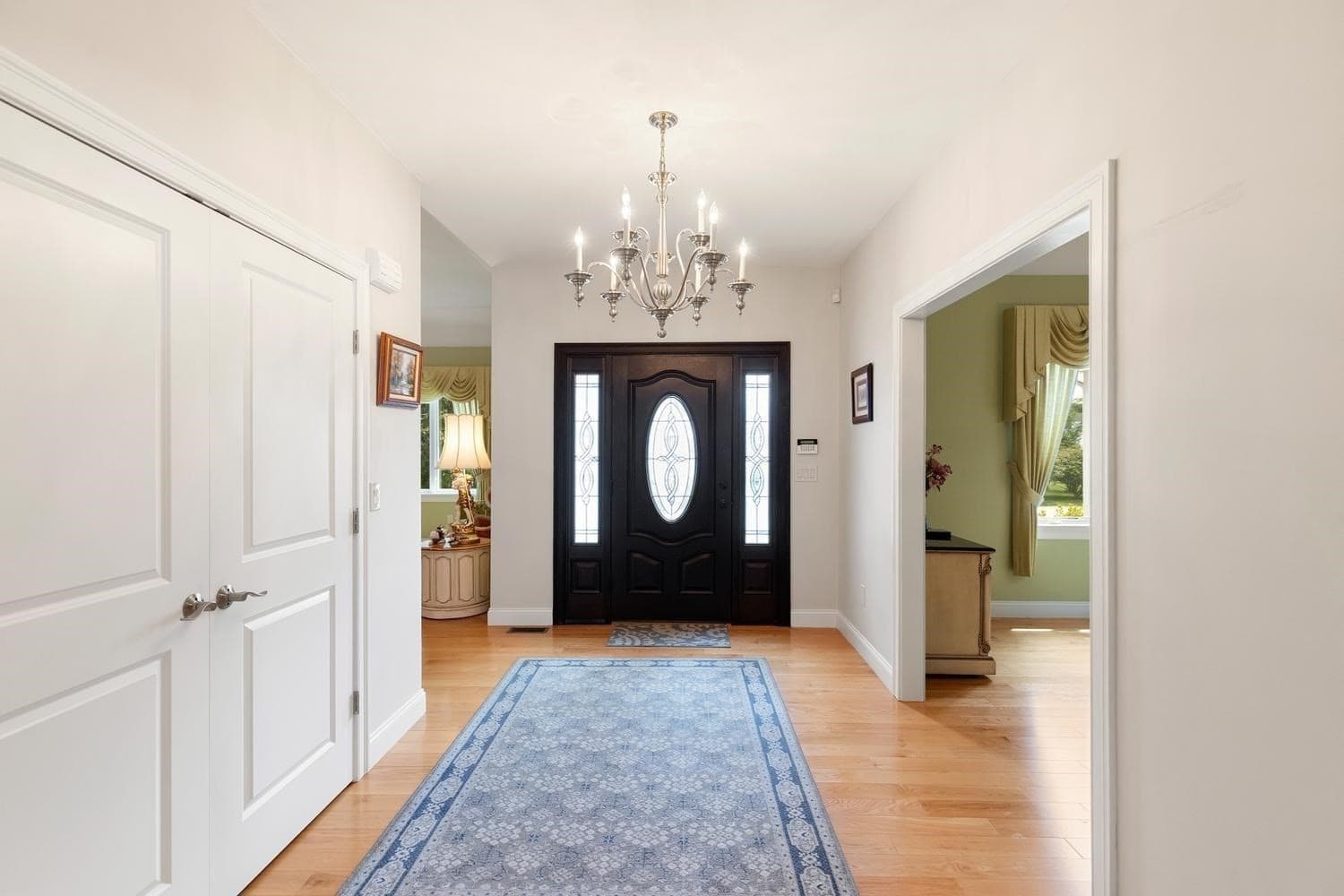 Single Family Residence at 30 Hampden Ave, Burlington MA 01803, Burlington, photo 4 of 33